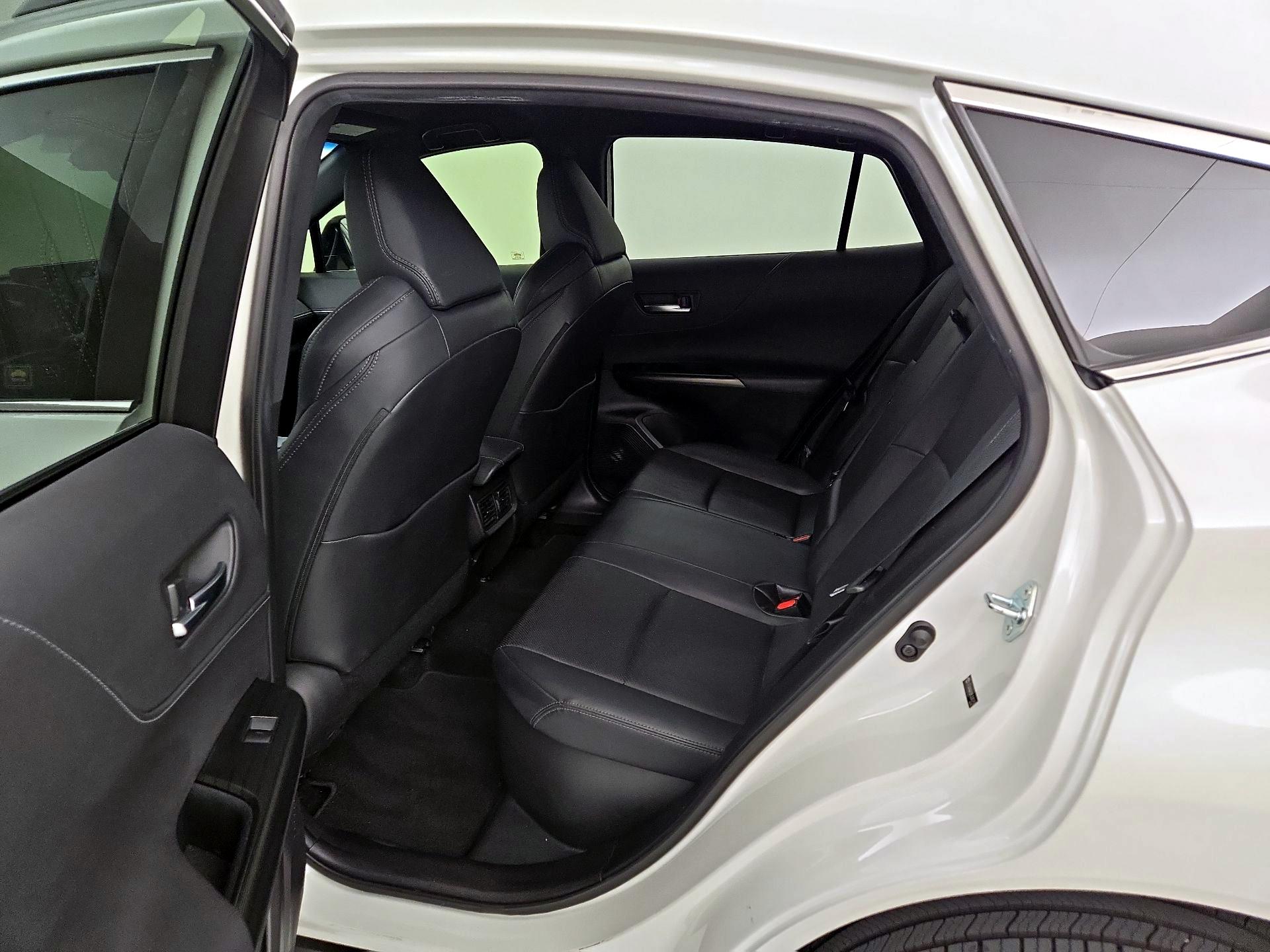 Thumbnail: 2021 Toyota Venza - 18