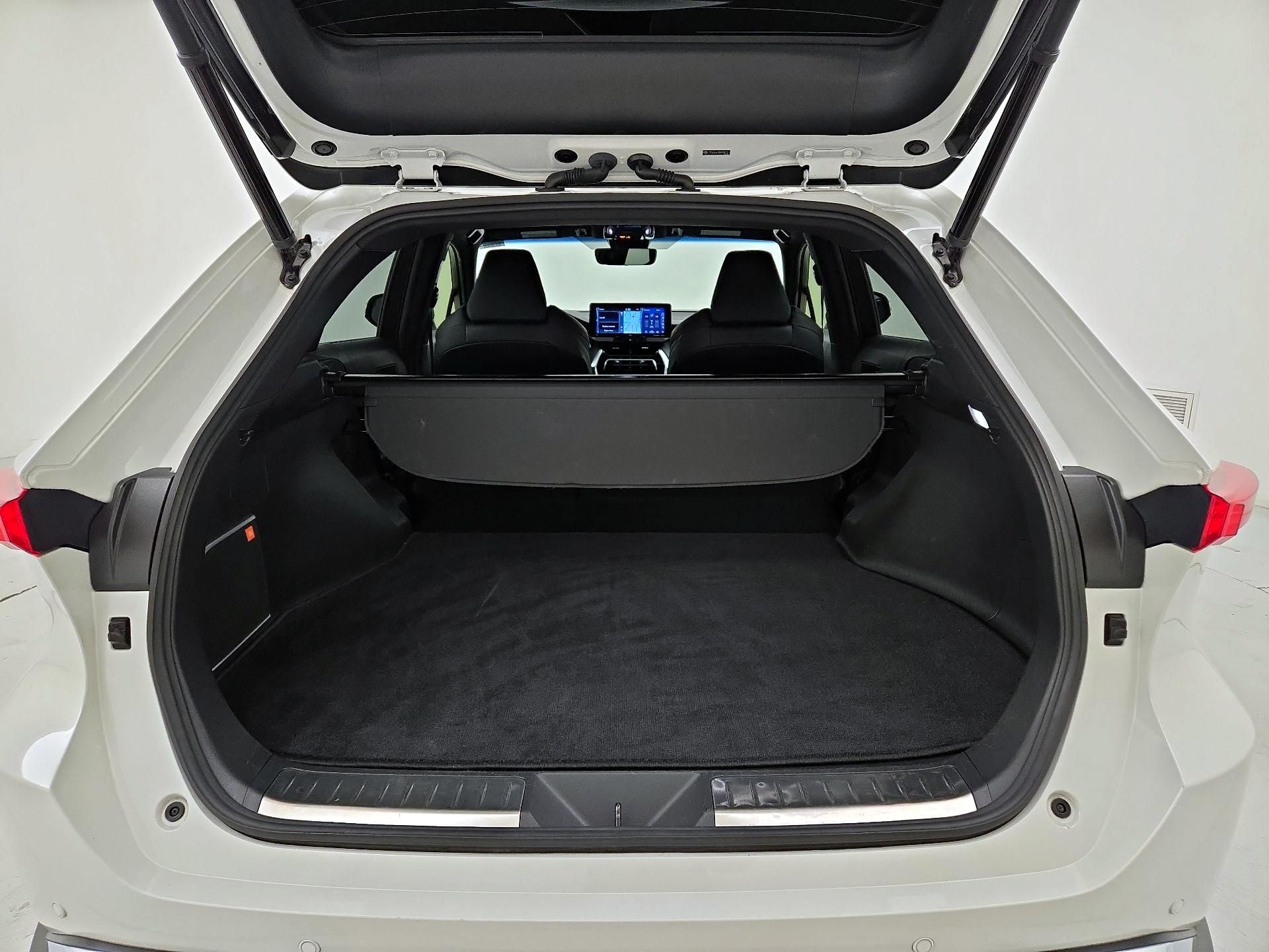 Thumbnail: 2021 Toyota Venza - 20