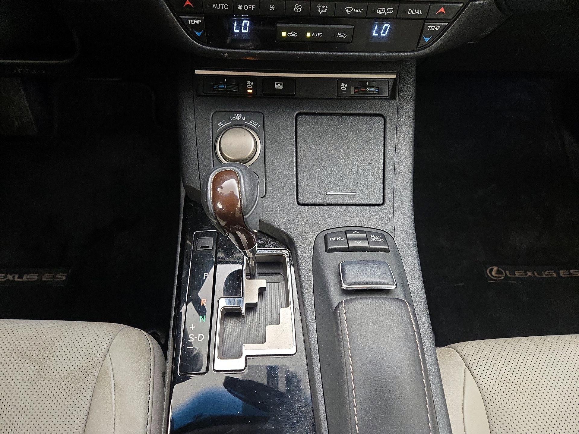 Thumbnail: 2014 Lexus ES - 17