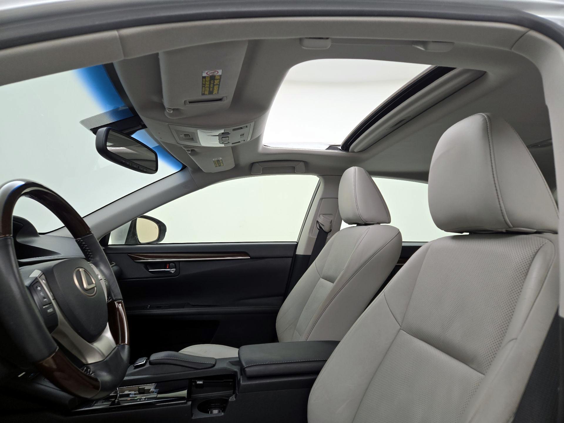 Thumbnail: 2014 Lexus ES - 19