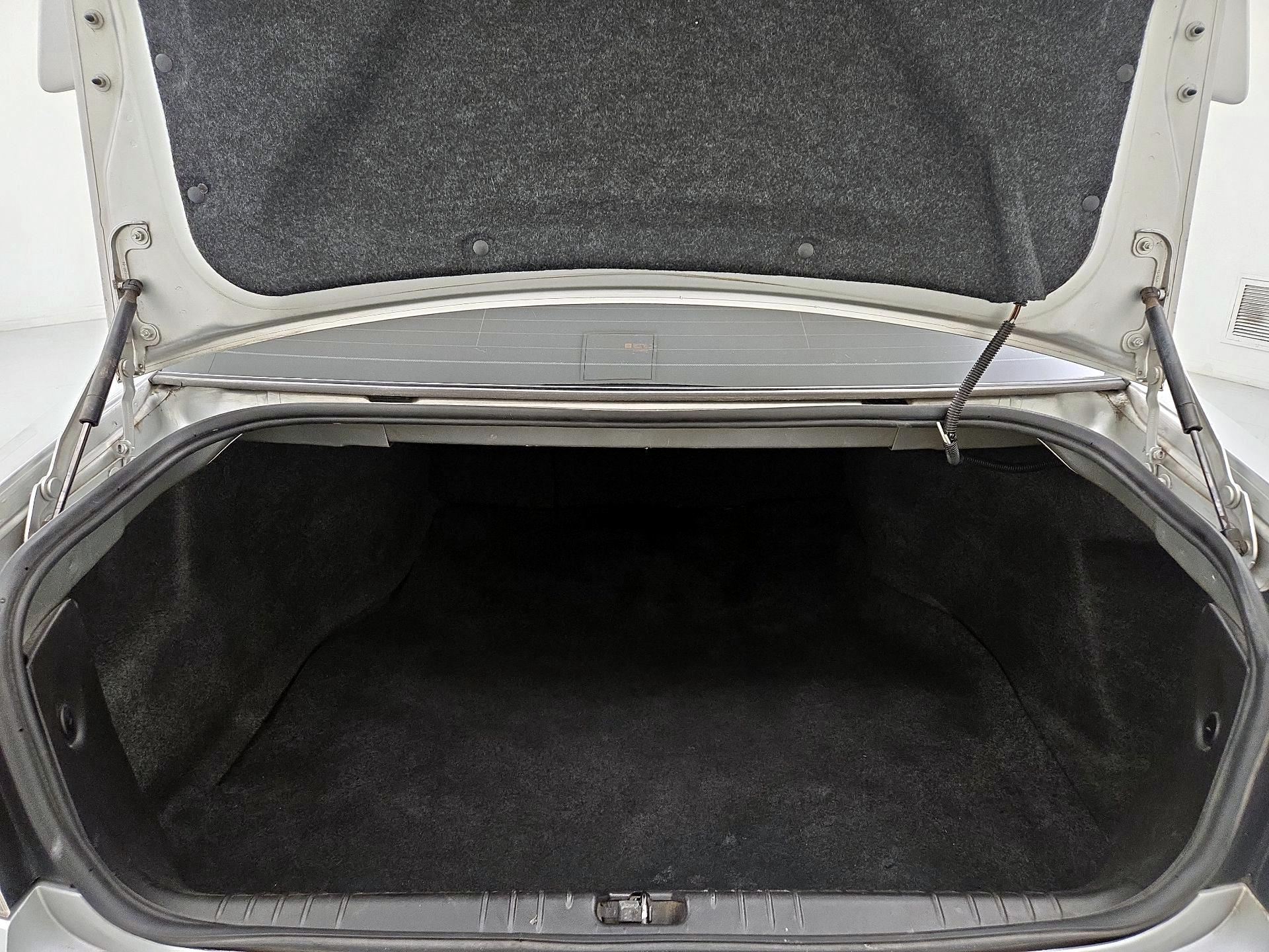 Thumbnail: 2015 Chevrolet Impala - 17