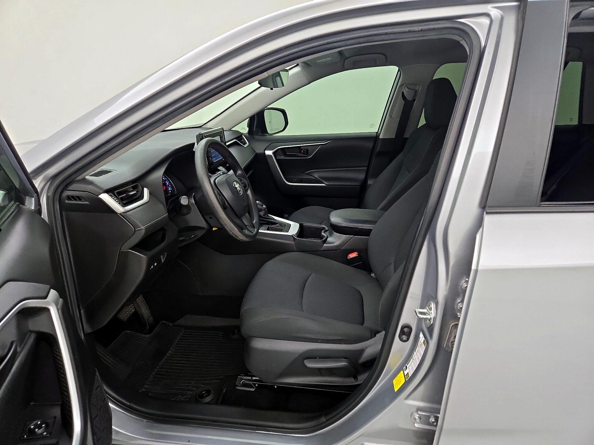 Thumbnail: 2022 Toyota RAV4 - 11