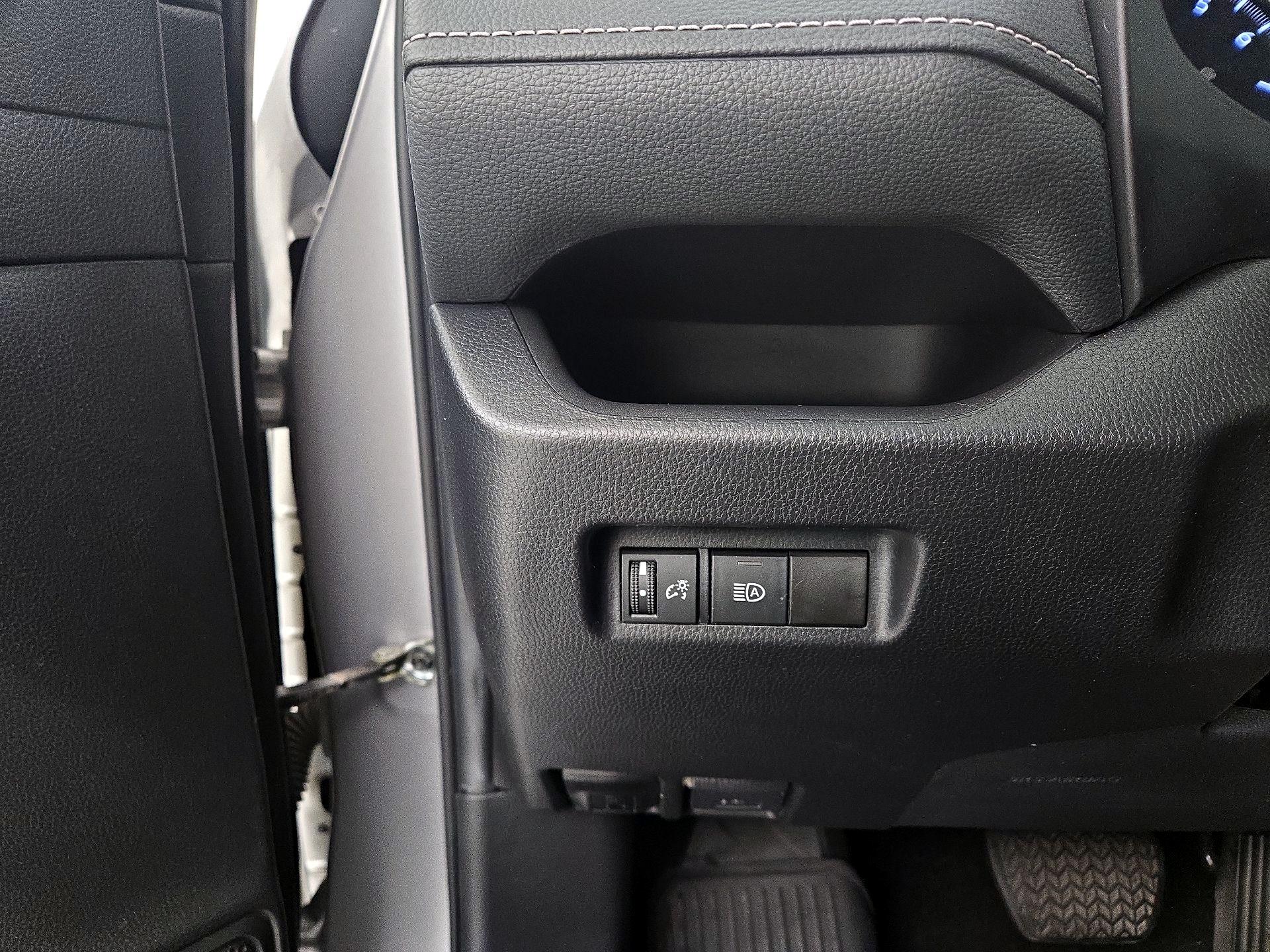 Thumbnail: 2022 Toyota RAV4 - 13