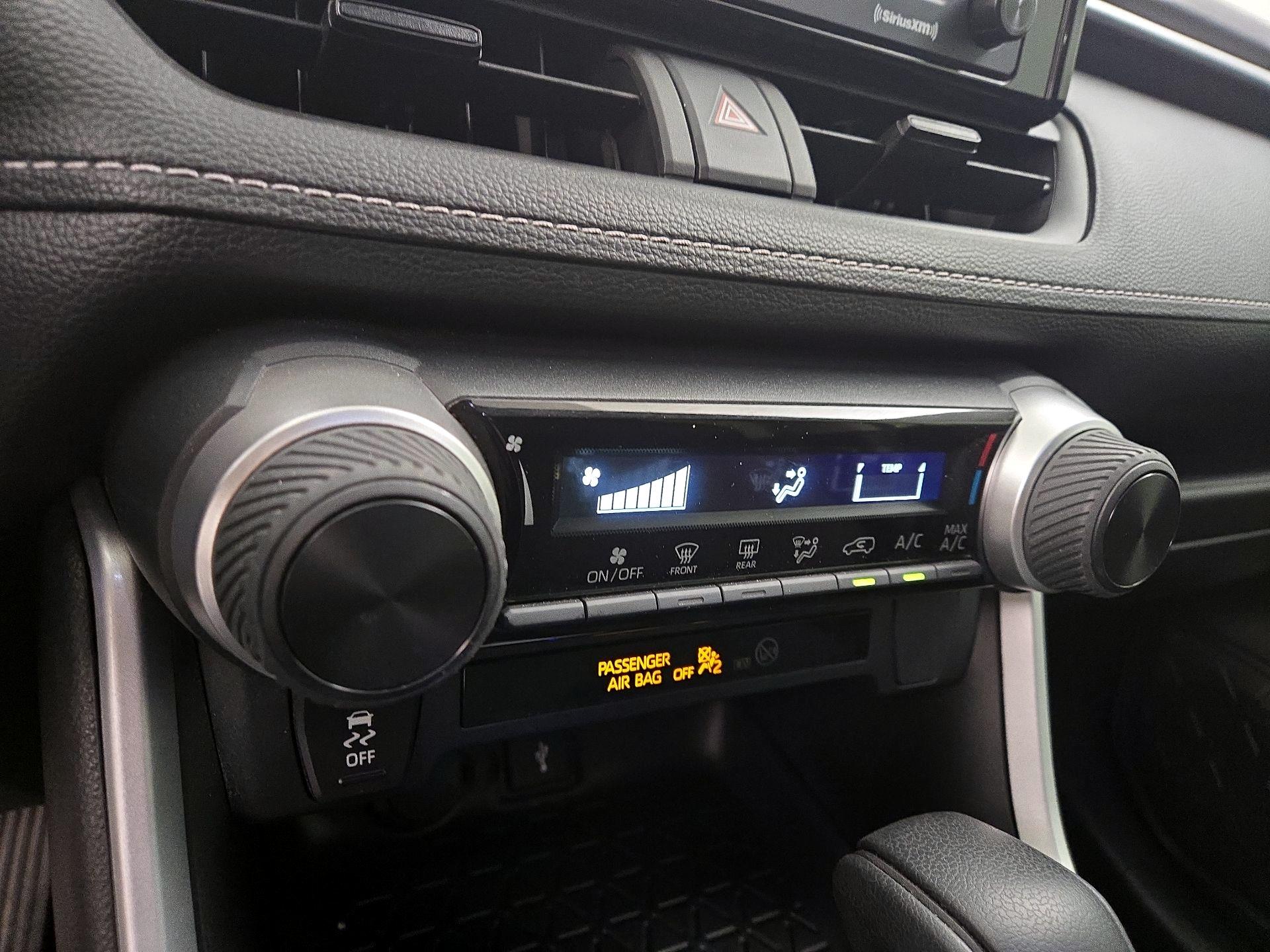 Thumbnail: 2022 Toyota RAV4 - 16