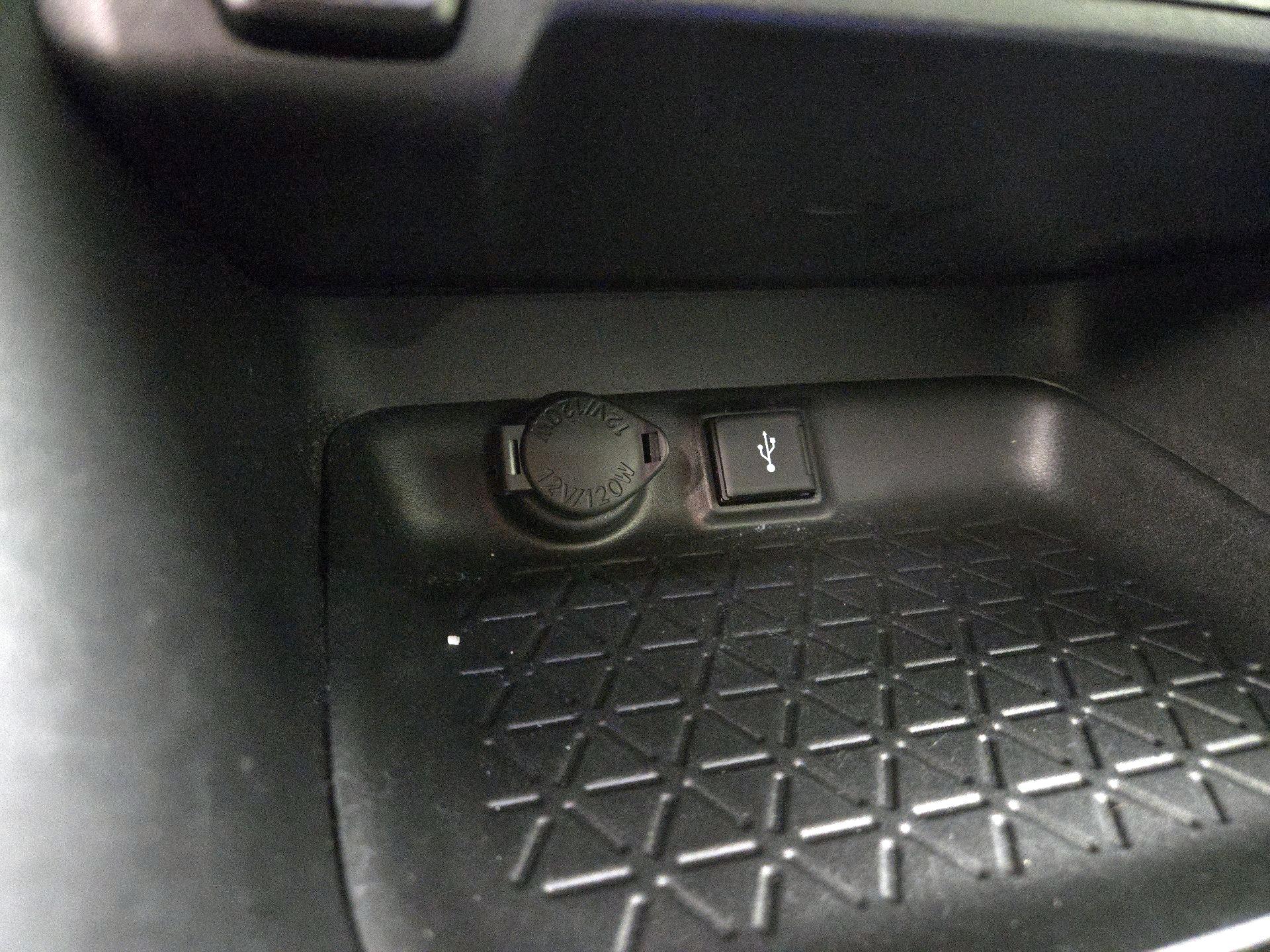 Thumbnail: 2022 Toyota RAV4 - 18