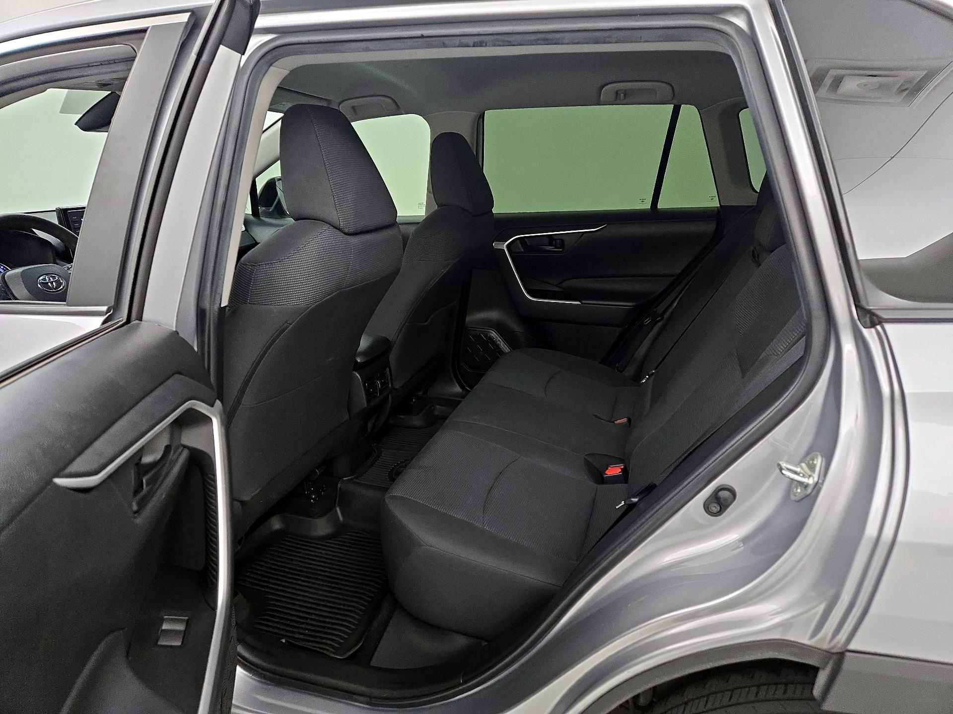 Thumbnail: 2022 Toyota RAV4 - 19