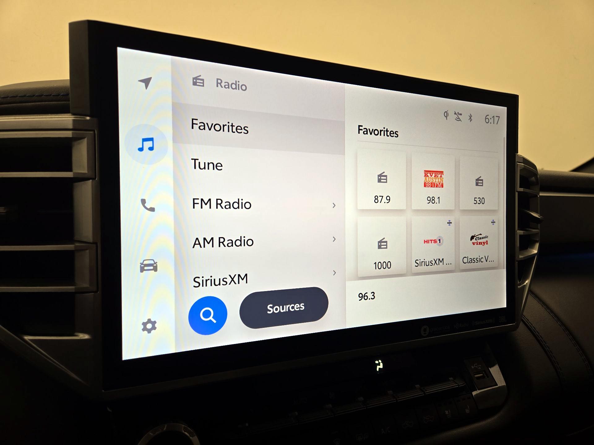 Thumbnail: 2022 Toyota Tundra - 15
