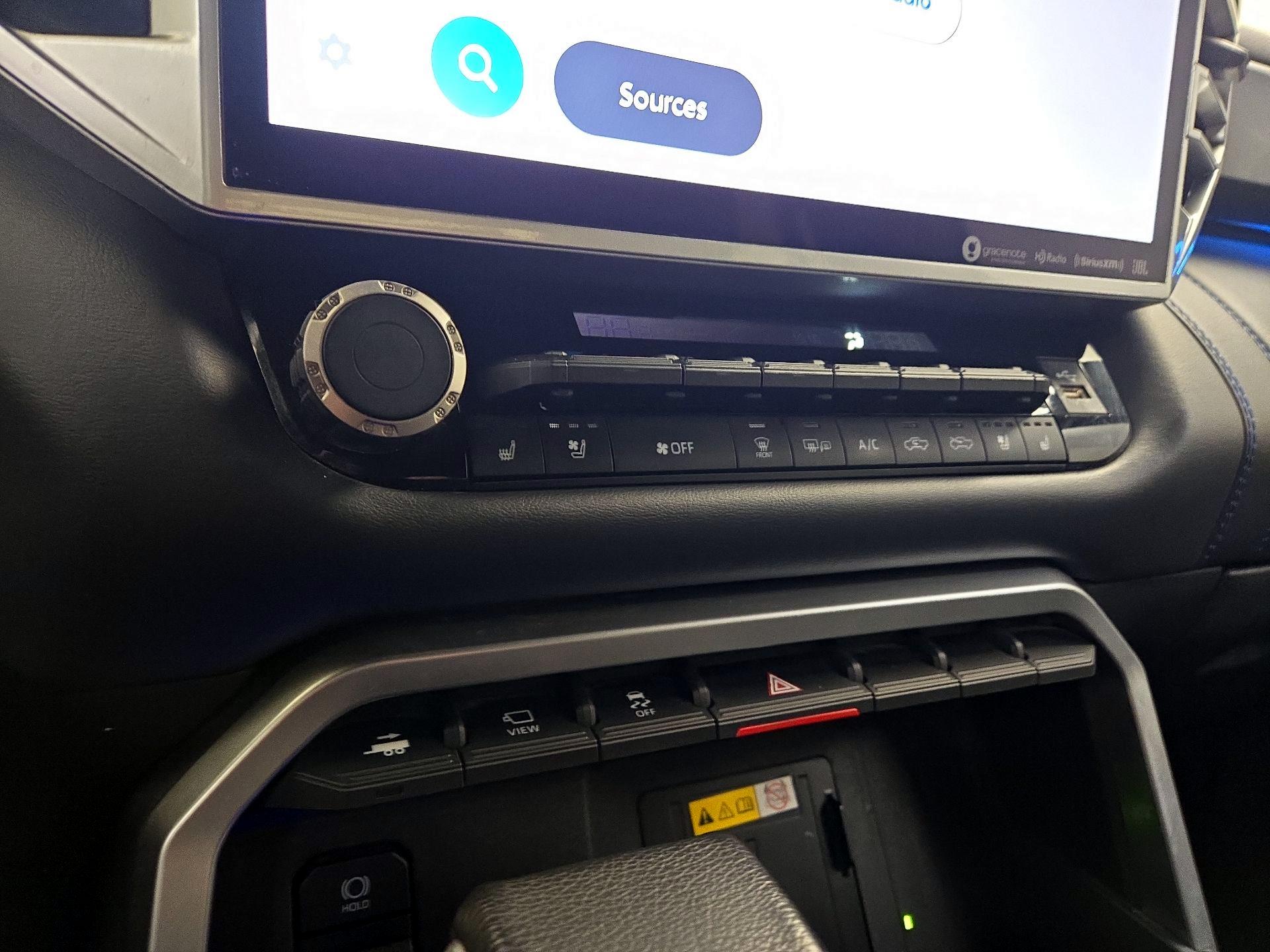 Thumbnail: 2022 Toyota Tundra - 16