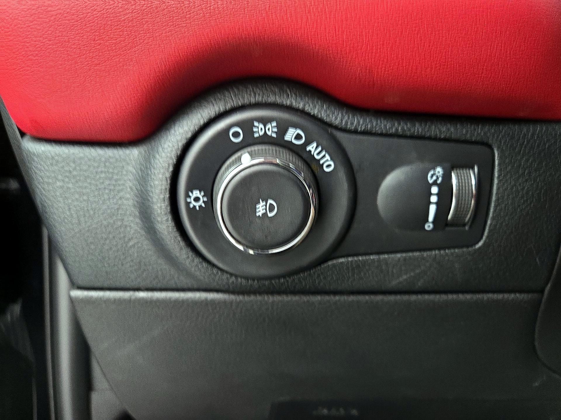 Thumbnail: 2022 Dodge Durango - 13