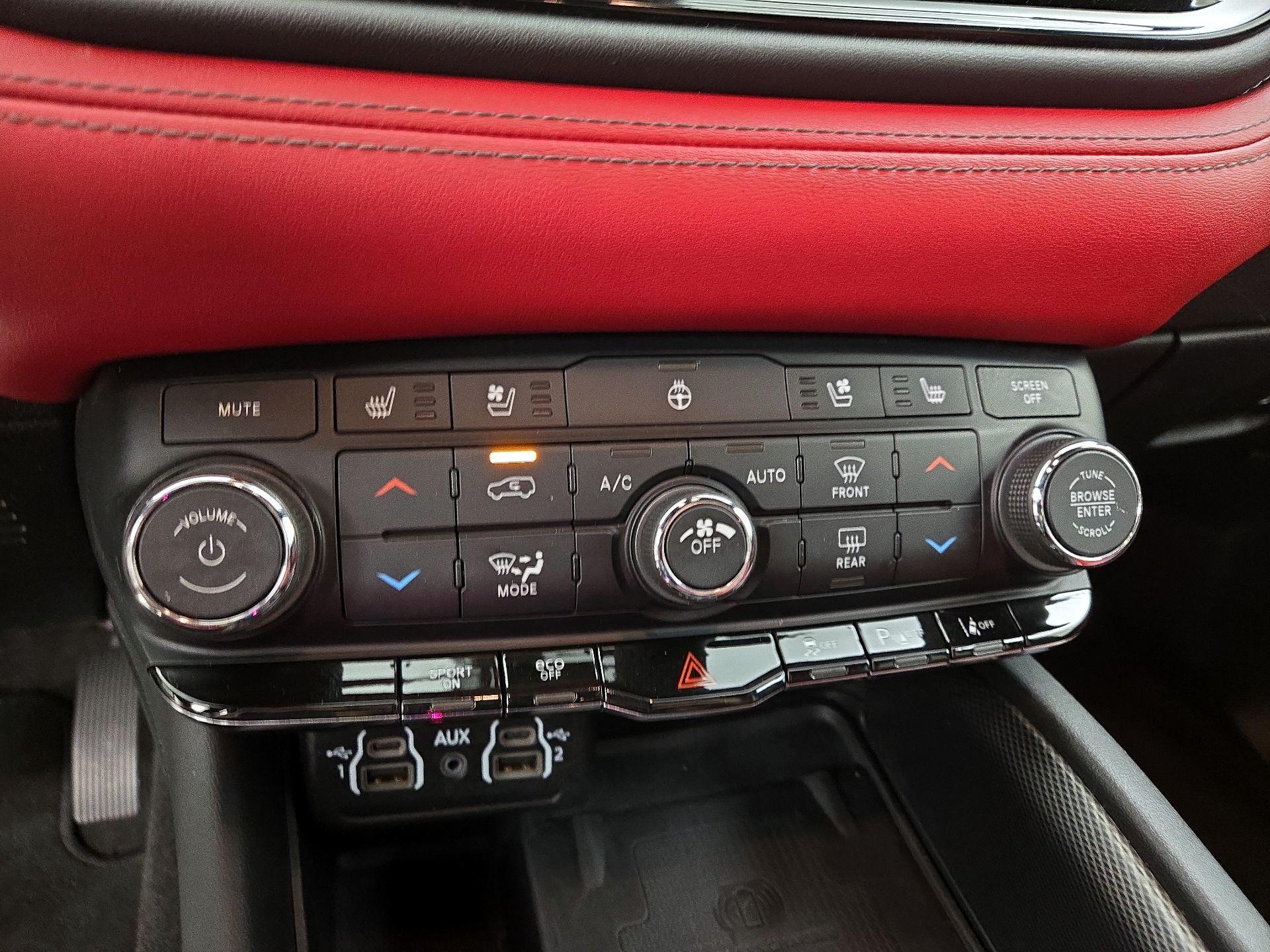 Thumbnail: 2022 Dodge Durango - 17