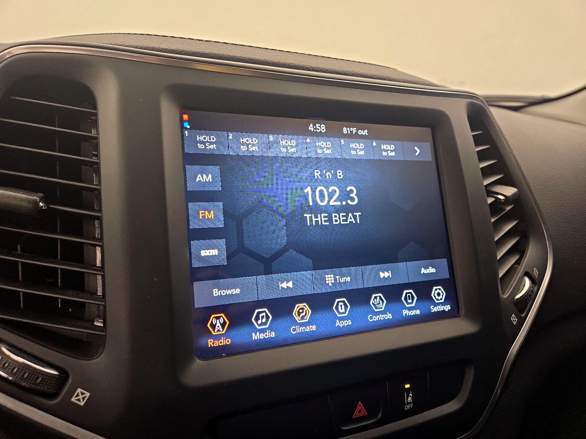 Thumbnail: 2022 Jeep Cherokee - 15