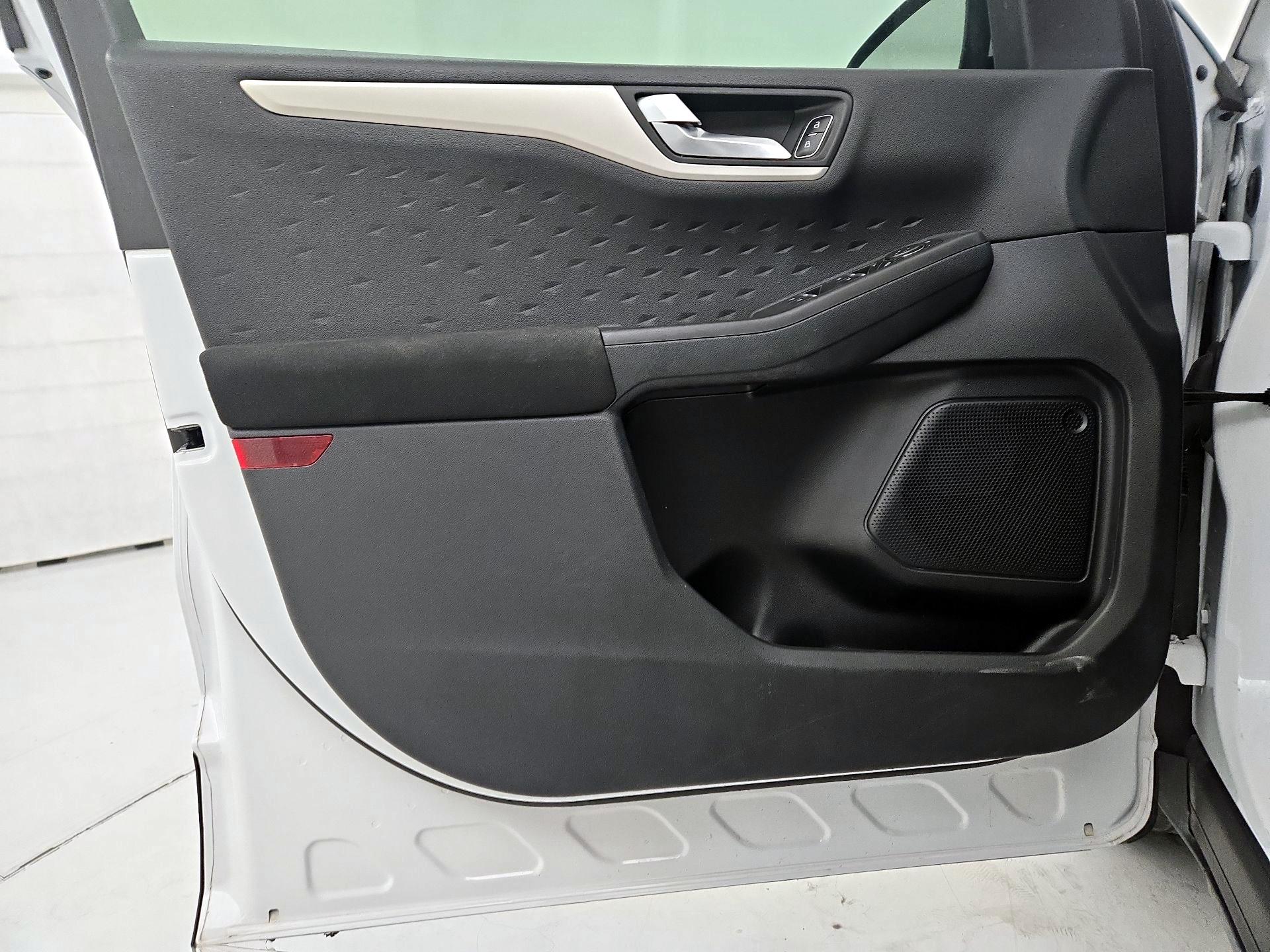 Thumbnail: 2020 Ford Escape - 10
