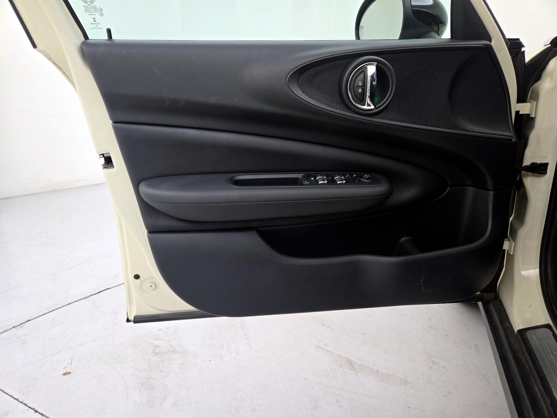 Thumbnail: 2017 MINI Cooper Clubman - 12