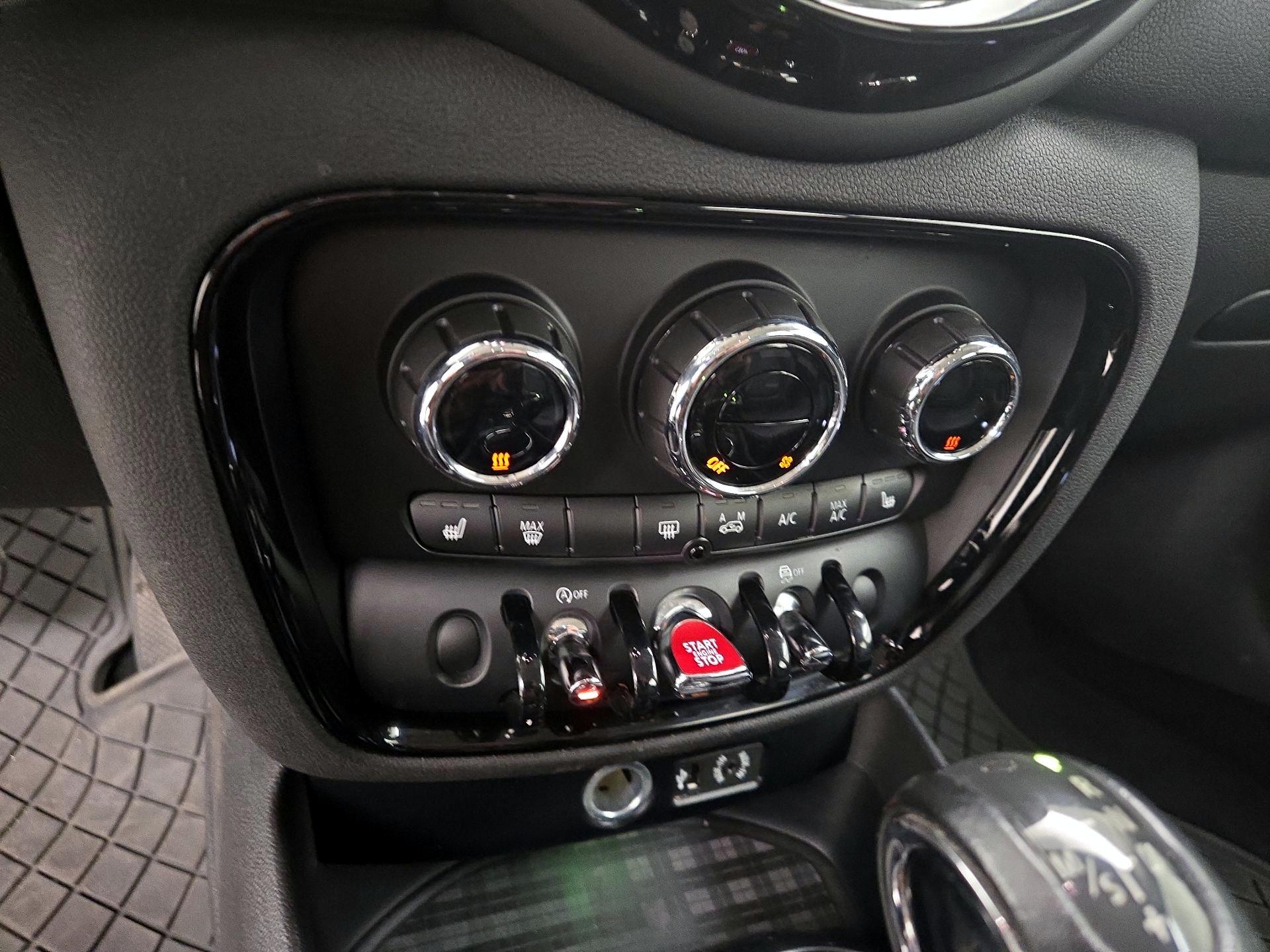 Thumbnail: 2017 MINI Cooper Clubman - 16