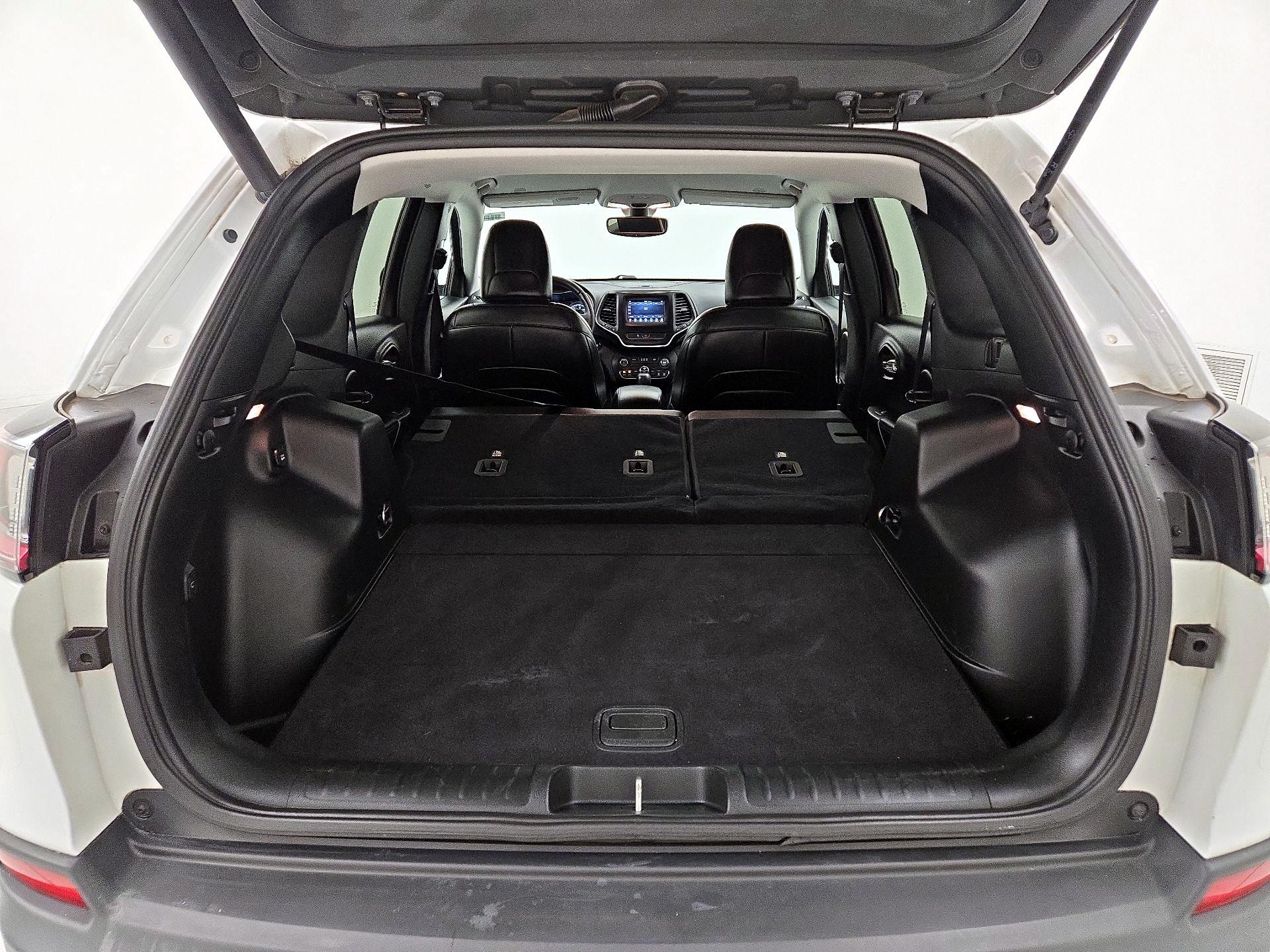 Thumbnail: 2019 Jeep Cherokee - 19