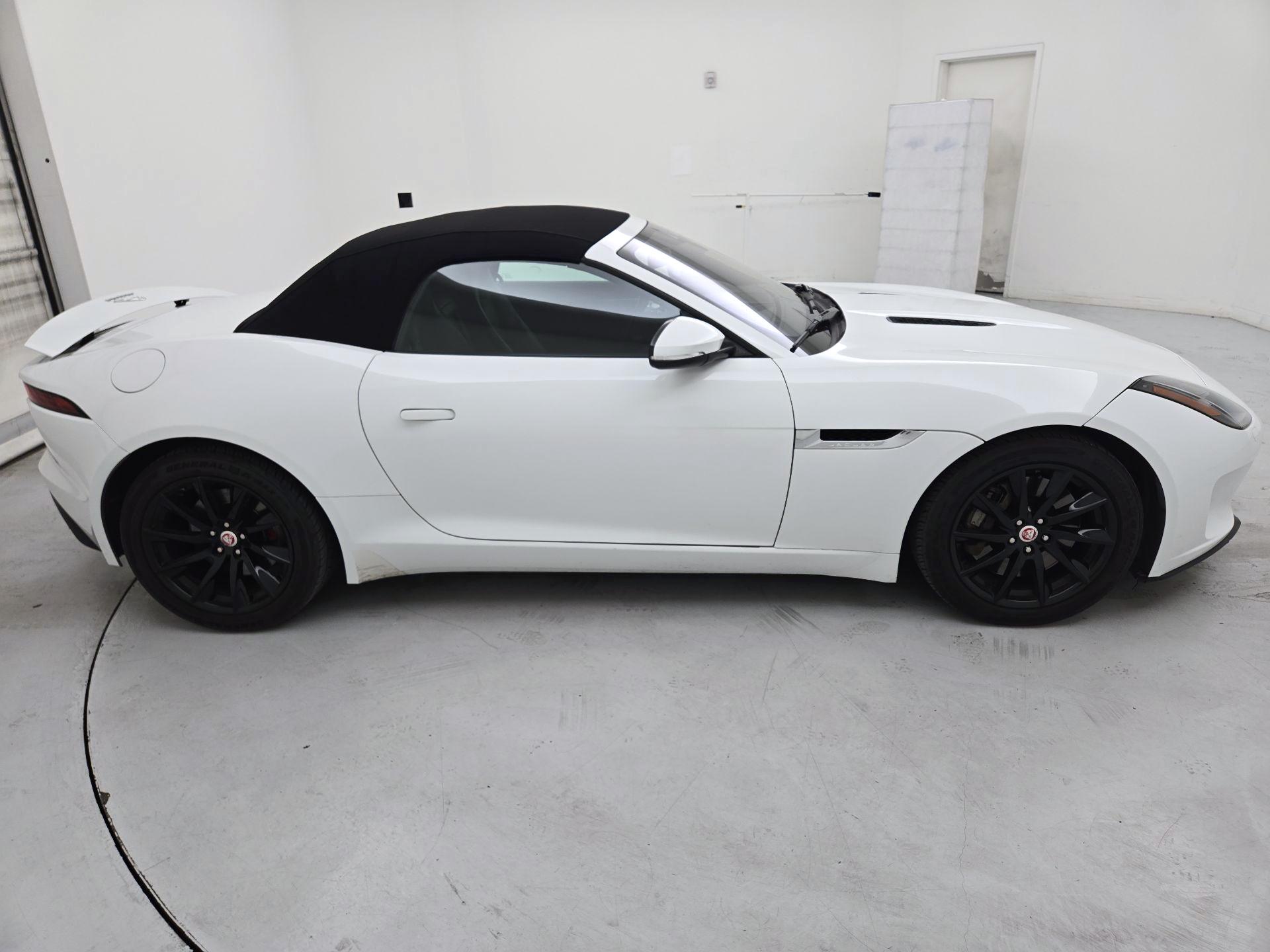 Thumbnail: 2019 Jaguar F-Type - 4