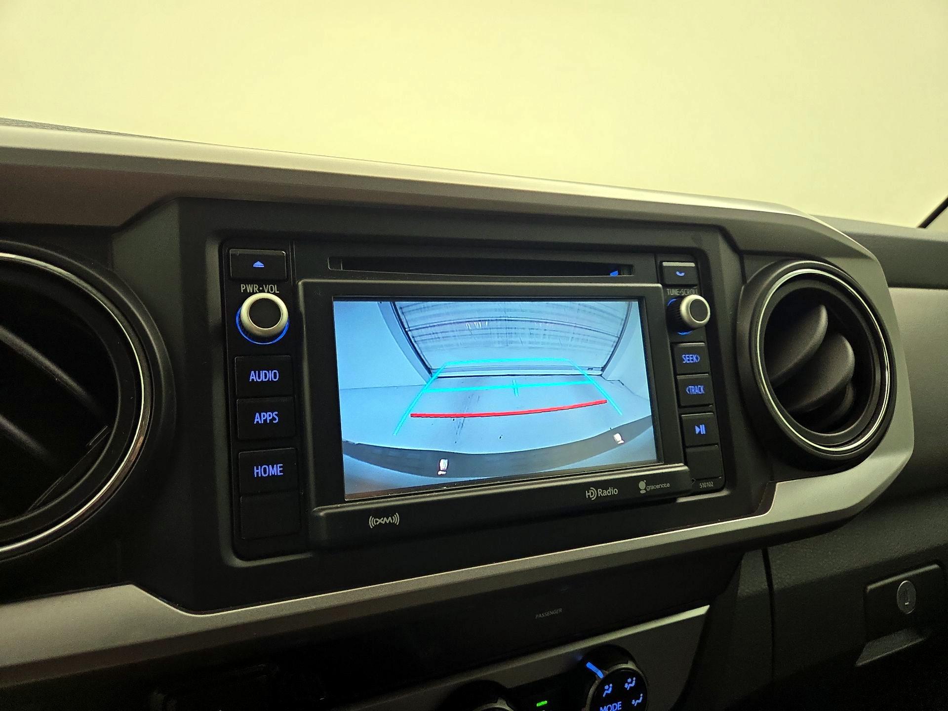 Thumbnail: 2016 Toyota Tacoma - 14