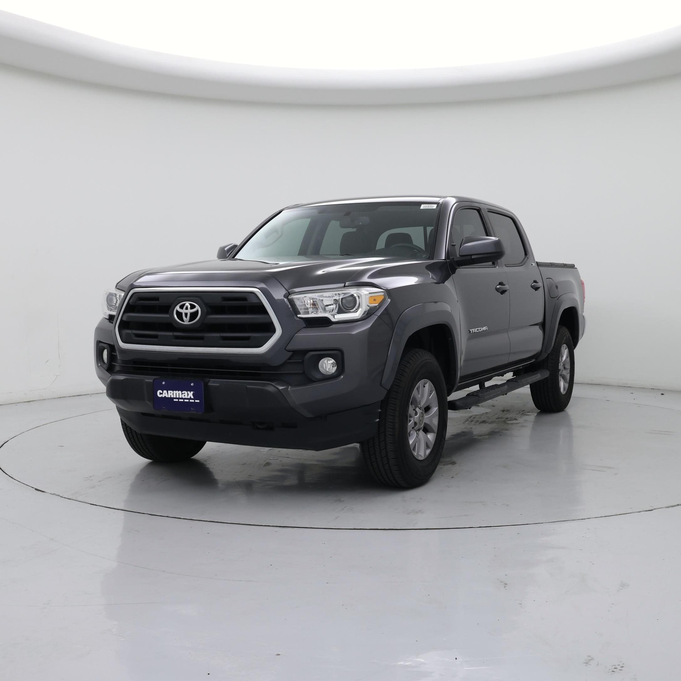 Thumbnail: 2016 Toyota Tacoma - 4