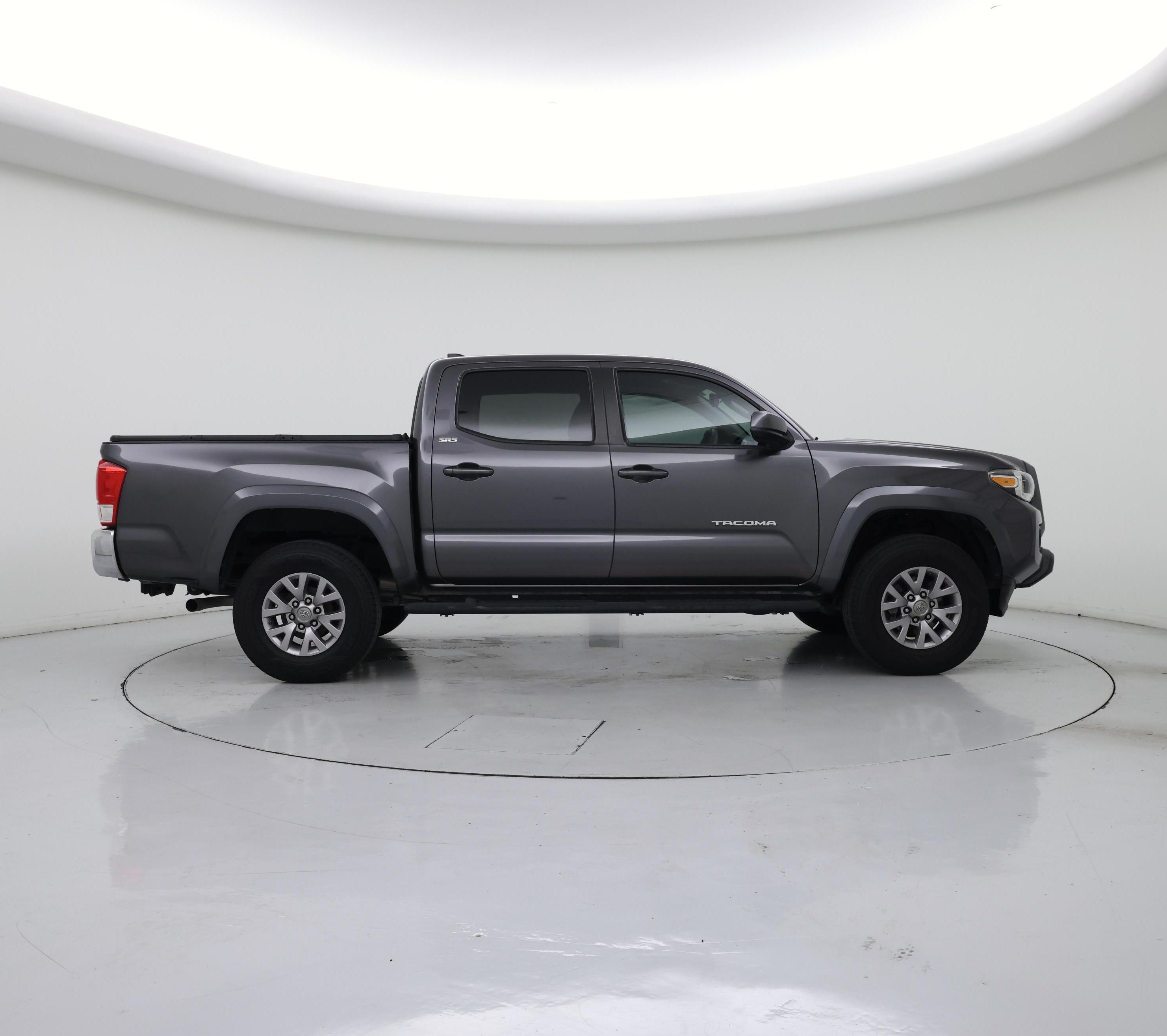 Thumbnail: 2016 Toyota Tacoma - 7