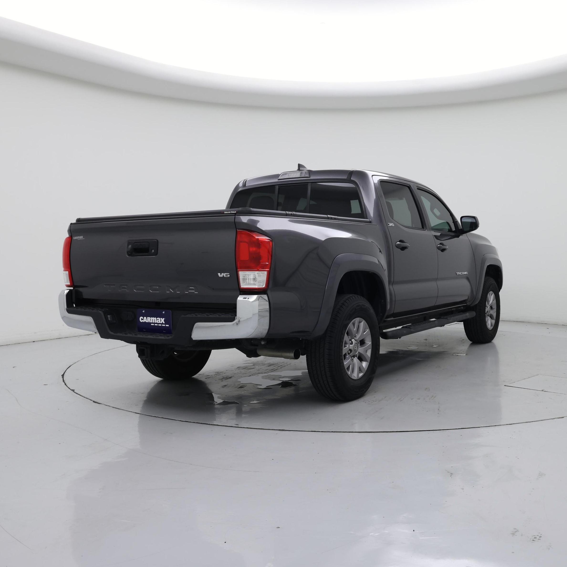 Thumbnail: 2016 Toyota Tacoma - 8