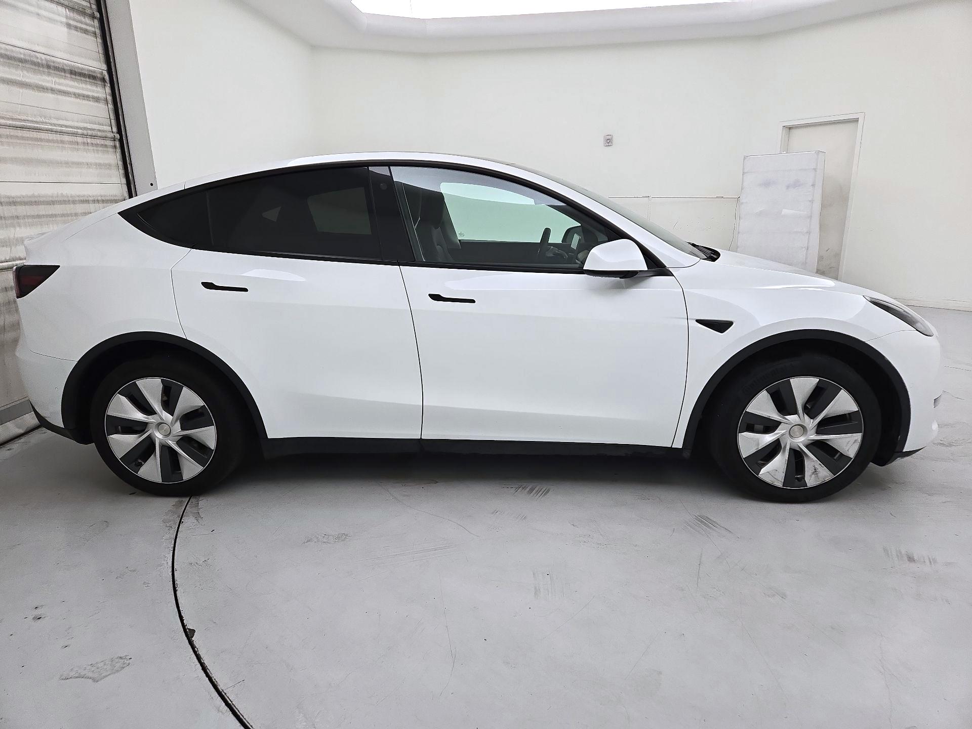 Thumbnail: 2021 Tesla Model Y - 4
