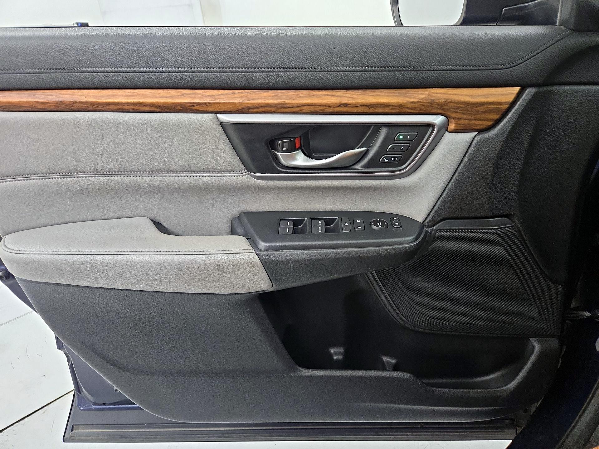 Thumbnail: 2017 Honda CR-V - 10
