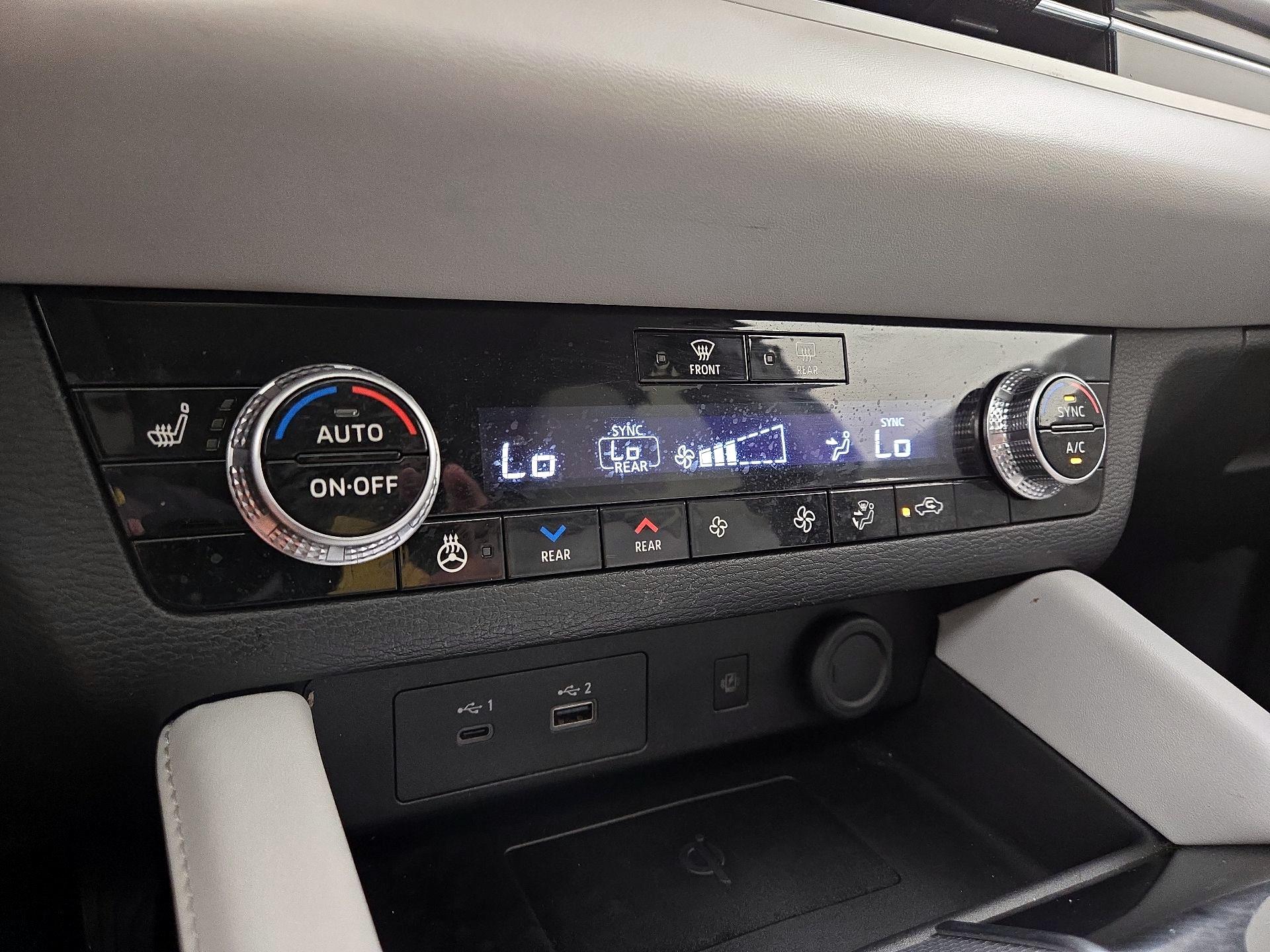 Thumbnail: 2024 Mitsubishi Outlander - 15