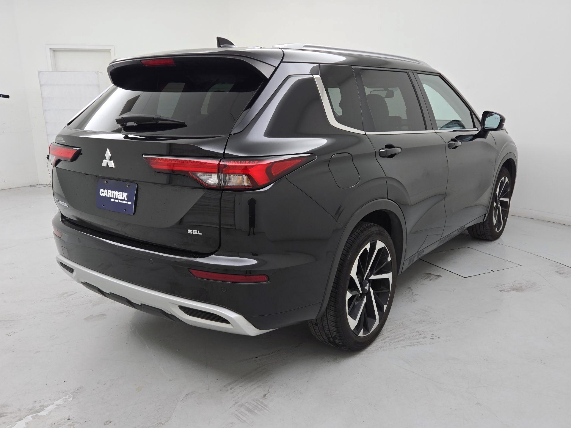 Thumbnail: 2024 Mitsubishi Outlander - 7