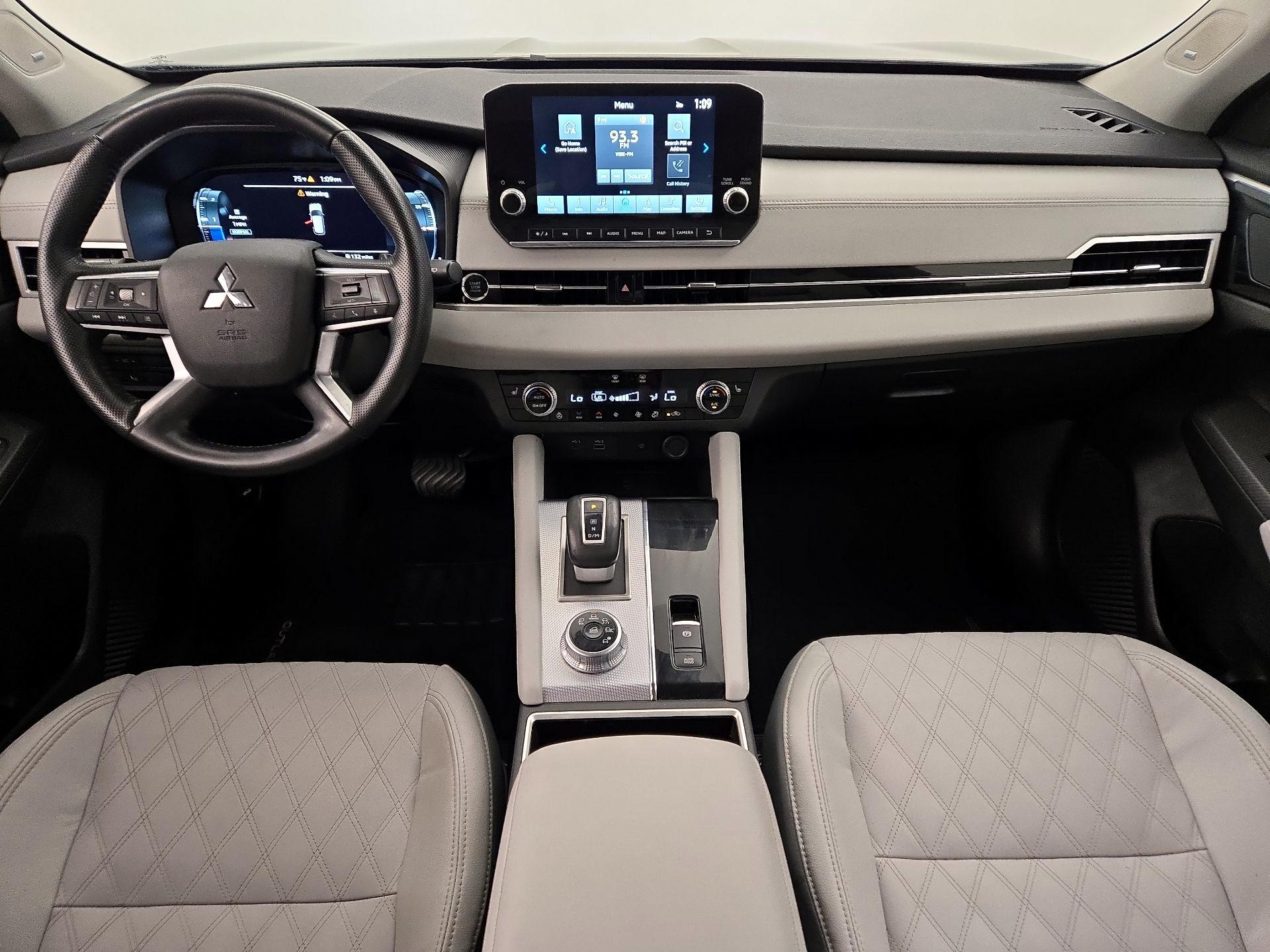 Thumbnail: 2024 Mitsubishi Outlander - 8