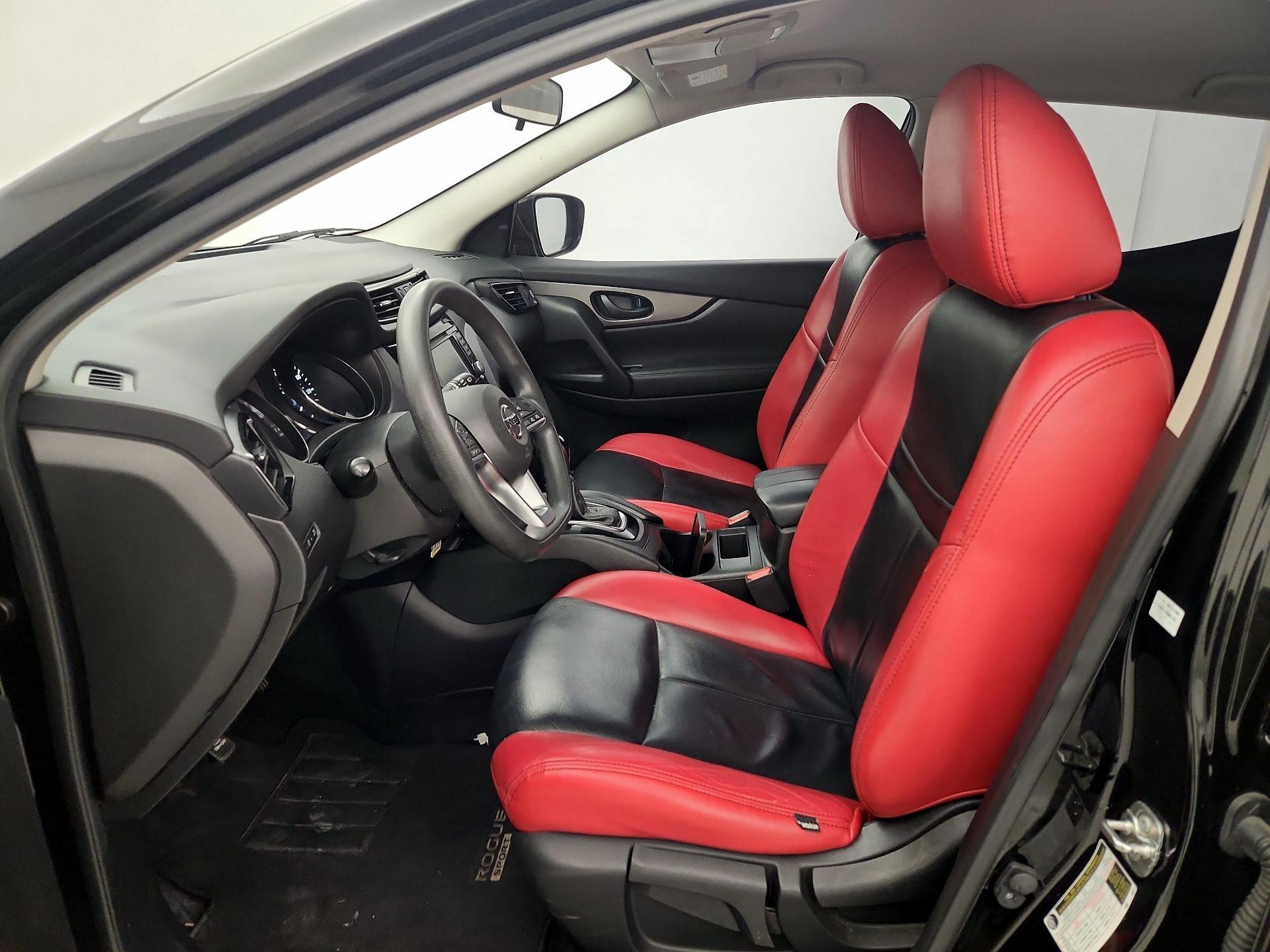Thumbnail: 2020 Nissan Rogue Sport - 11