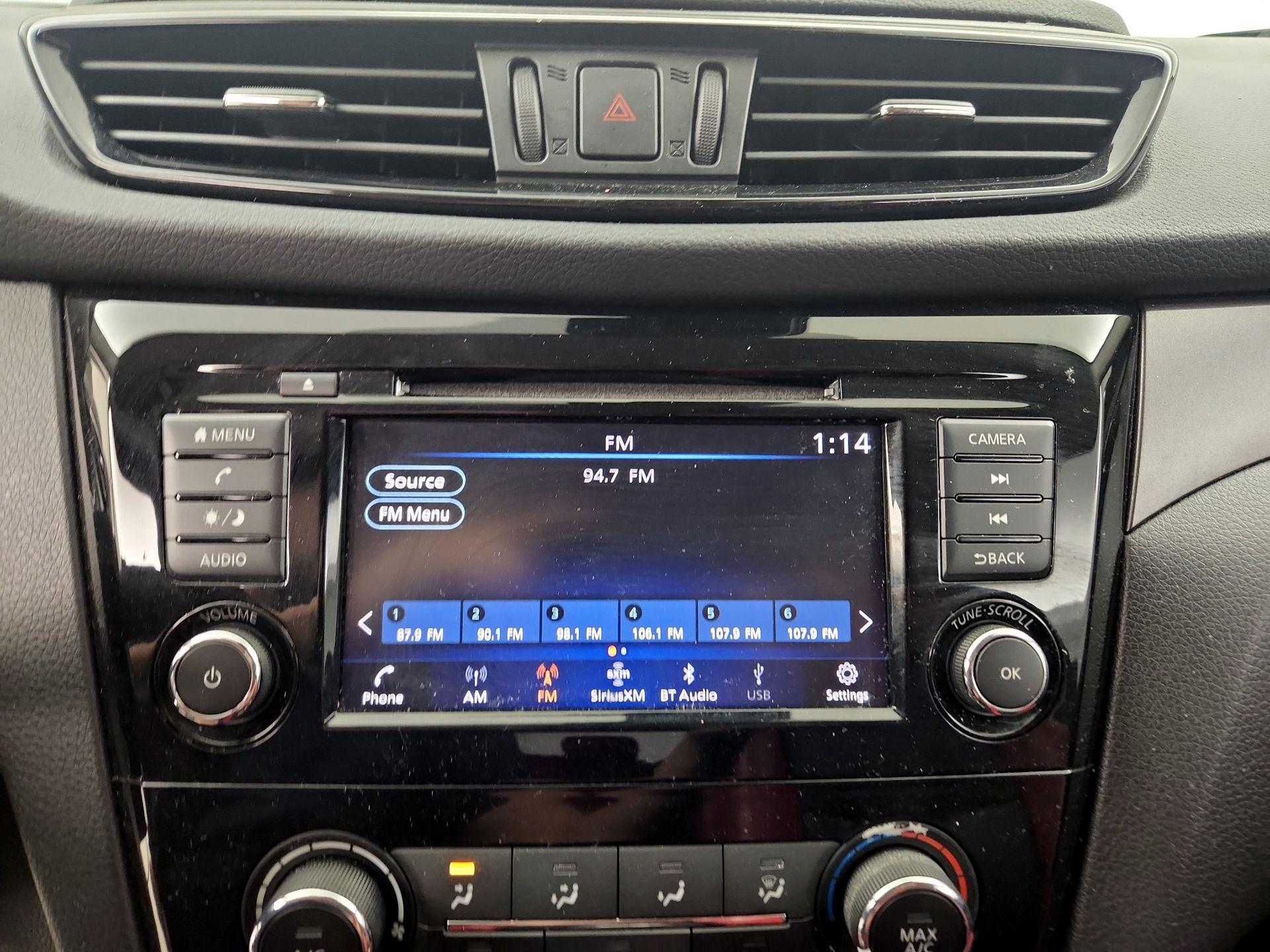 Thumbnail: 2020 Nissan Rogue Sport - 15