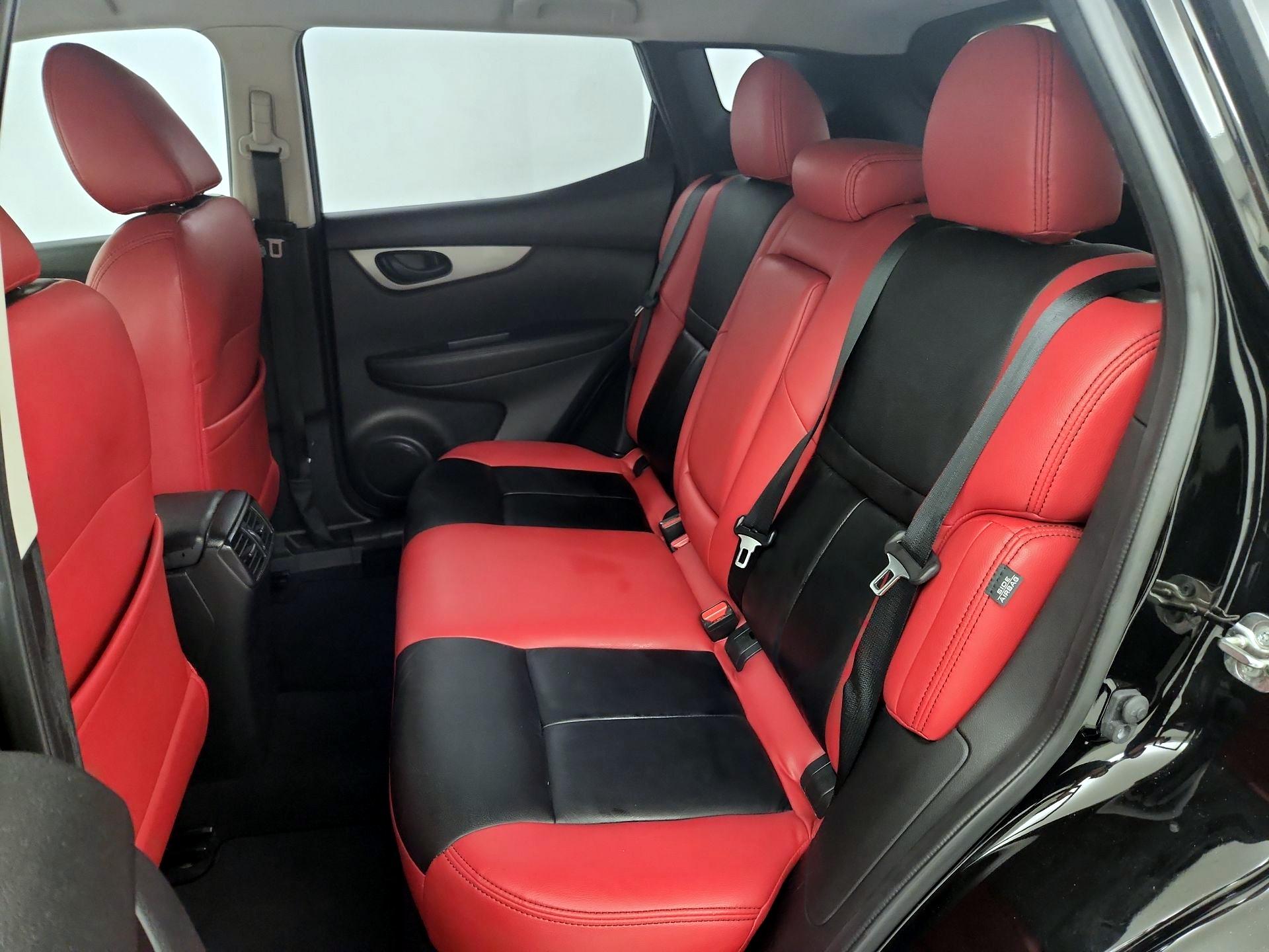 Thumbnail: 2020 Nissan Rogue Sport - 19
