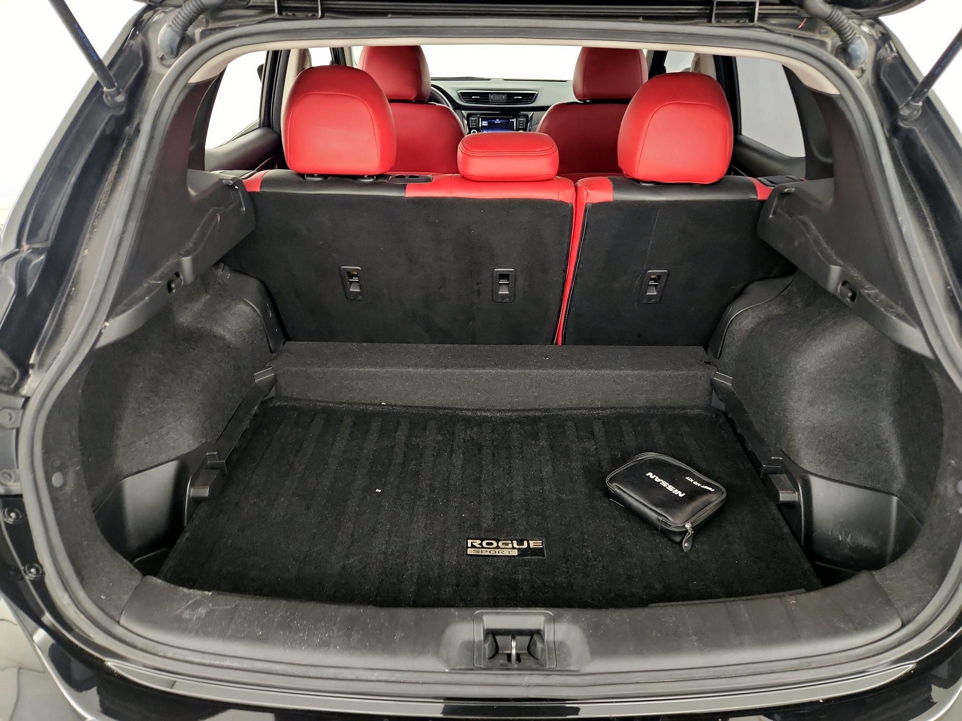 Thumbnail: 2020 Nissan Rogue Sport - 20