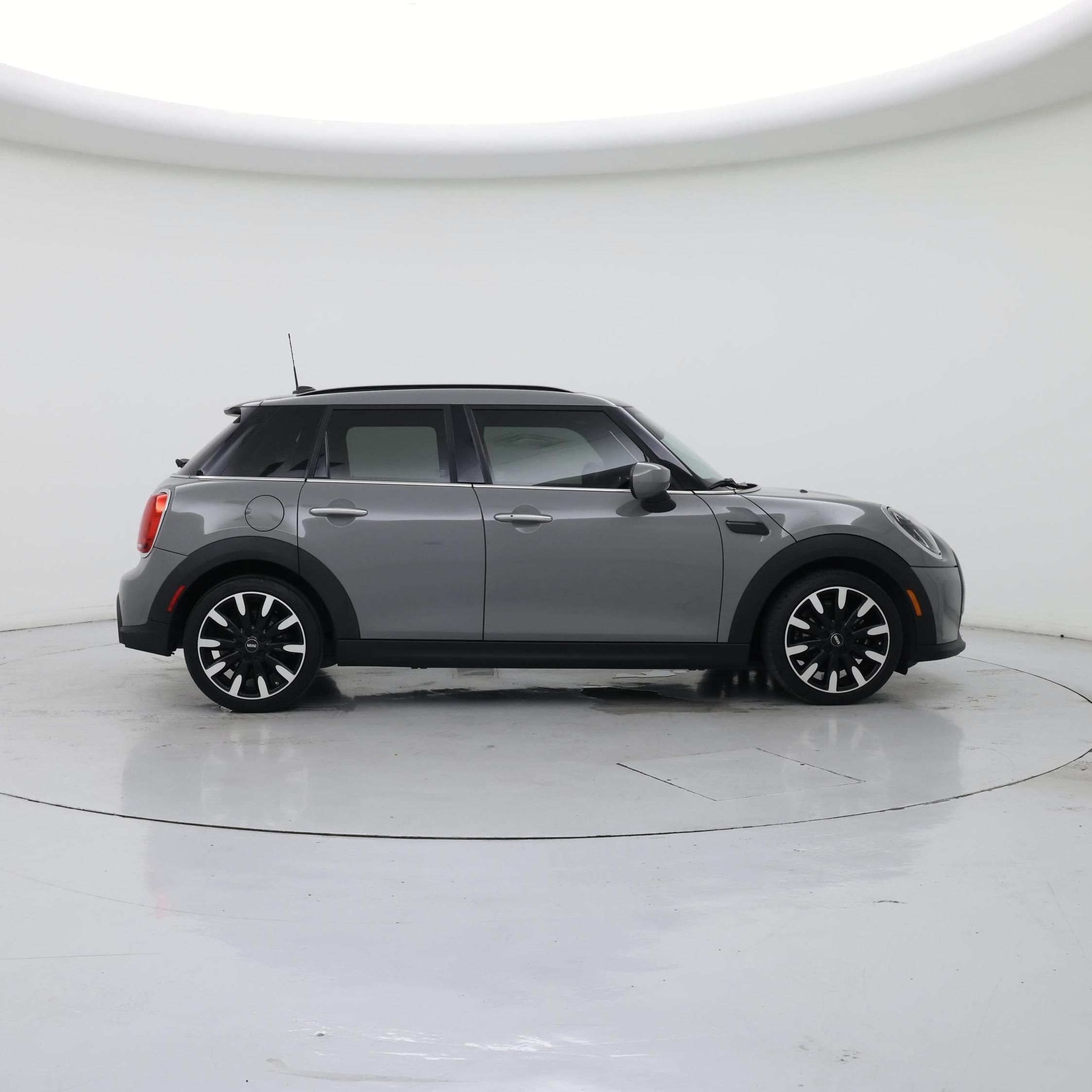 Thumbnail: 2022 MINI Cooper Hardtop - 7