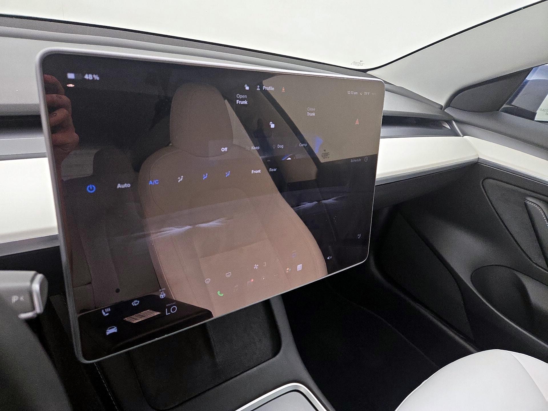 Thumbnail: 2022 Tesla Model 3 - 14