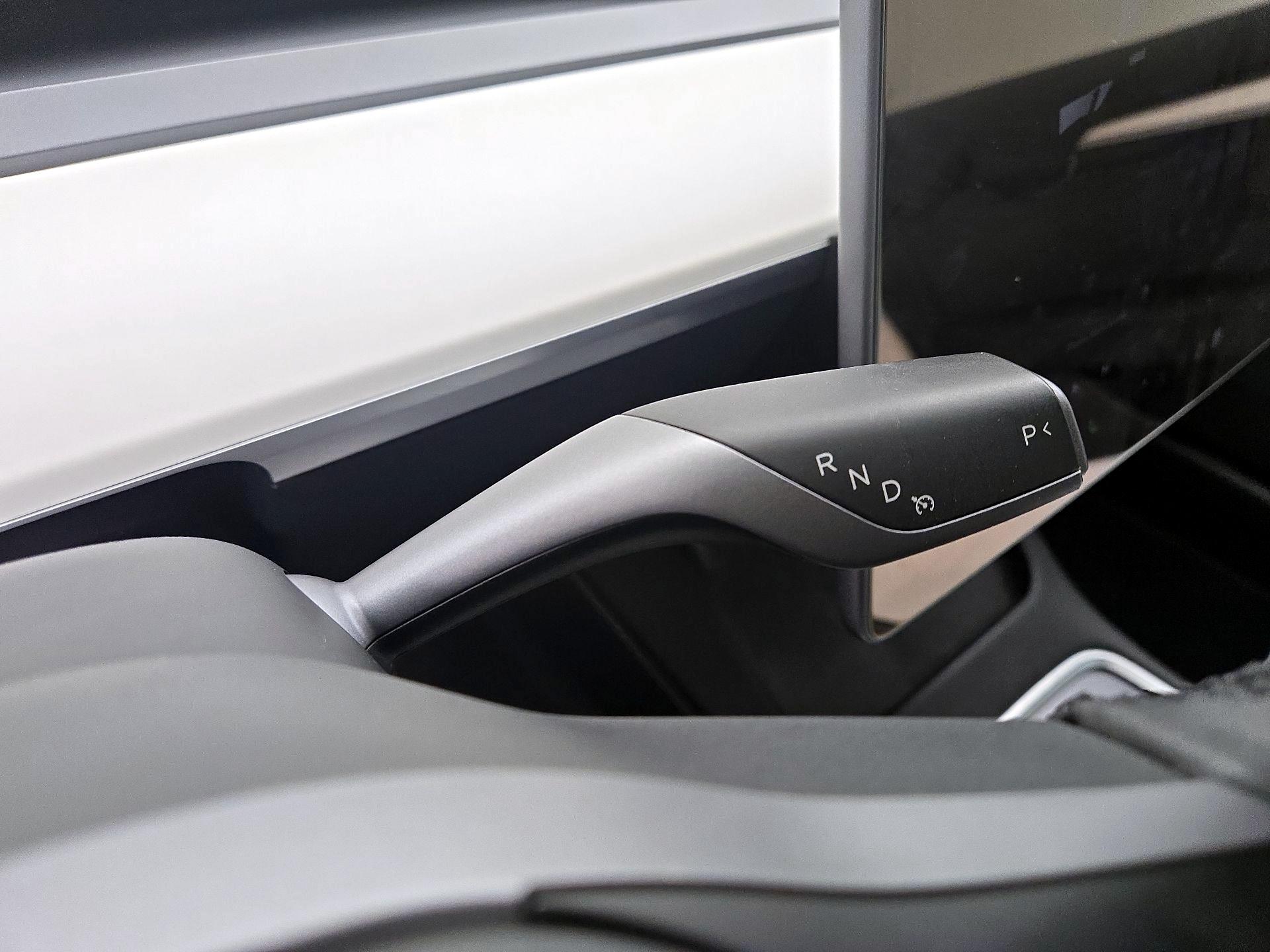 Thumbnail: 2022 Tesla Model 3 - 15