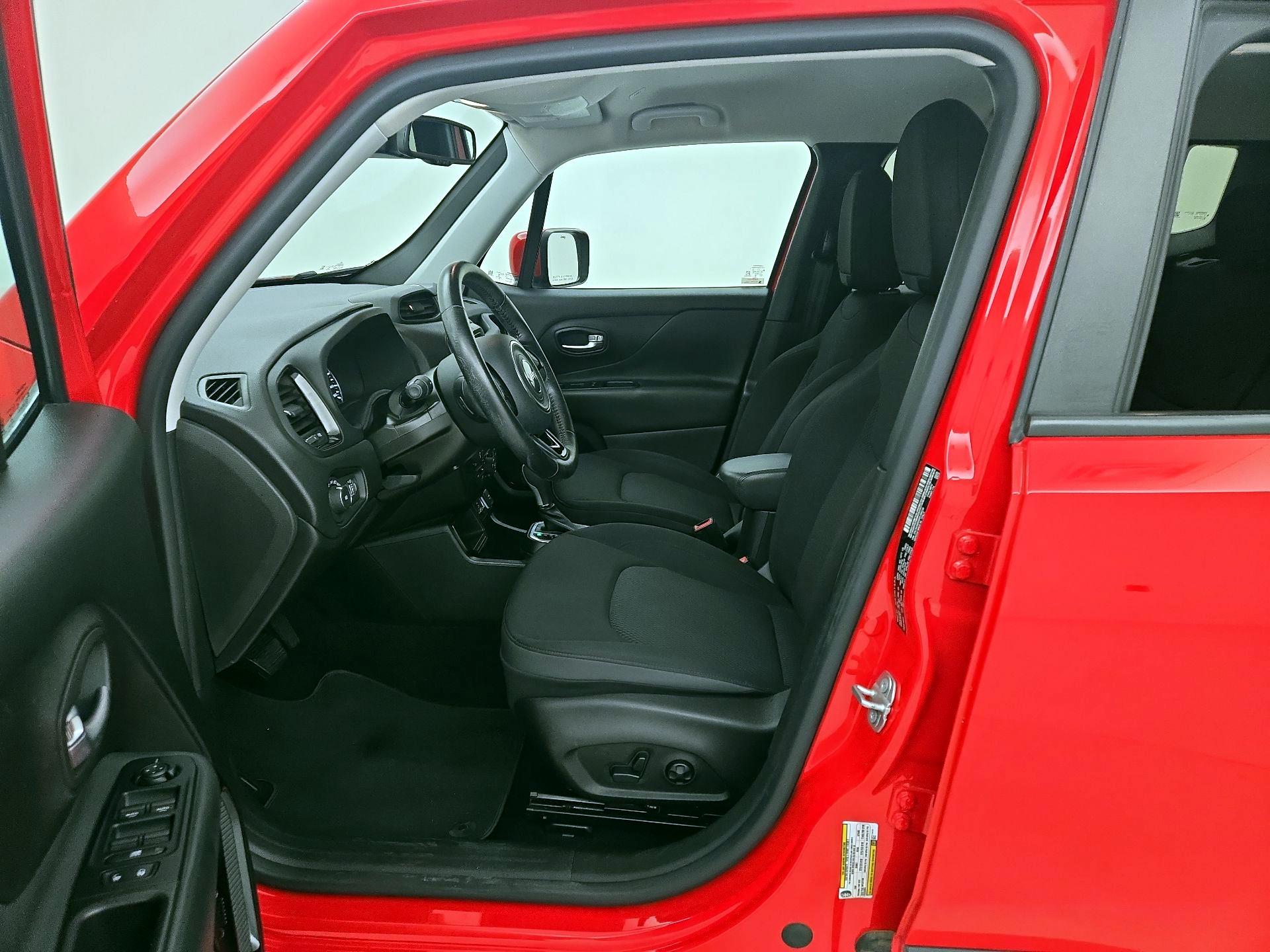 Thumbnail: 2019 Jeep Renegade - 11
