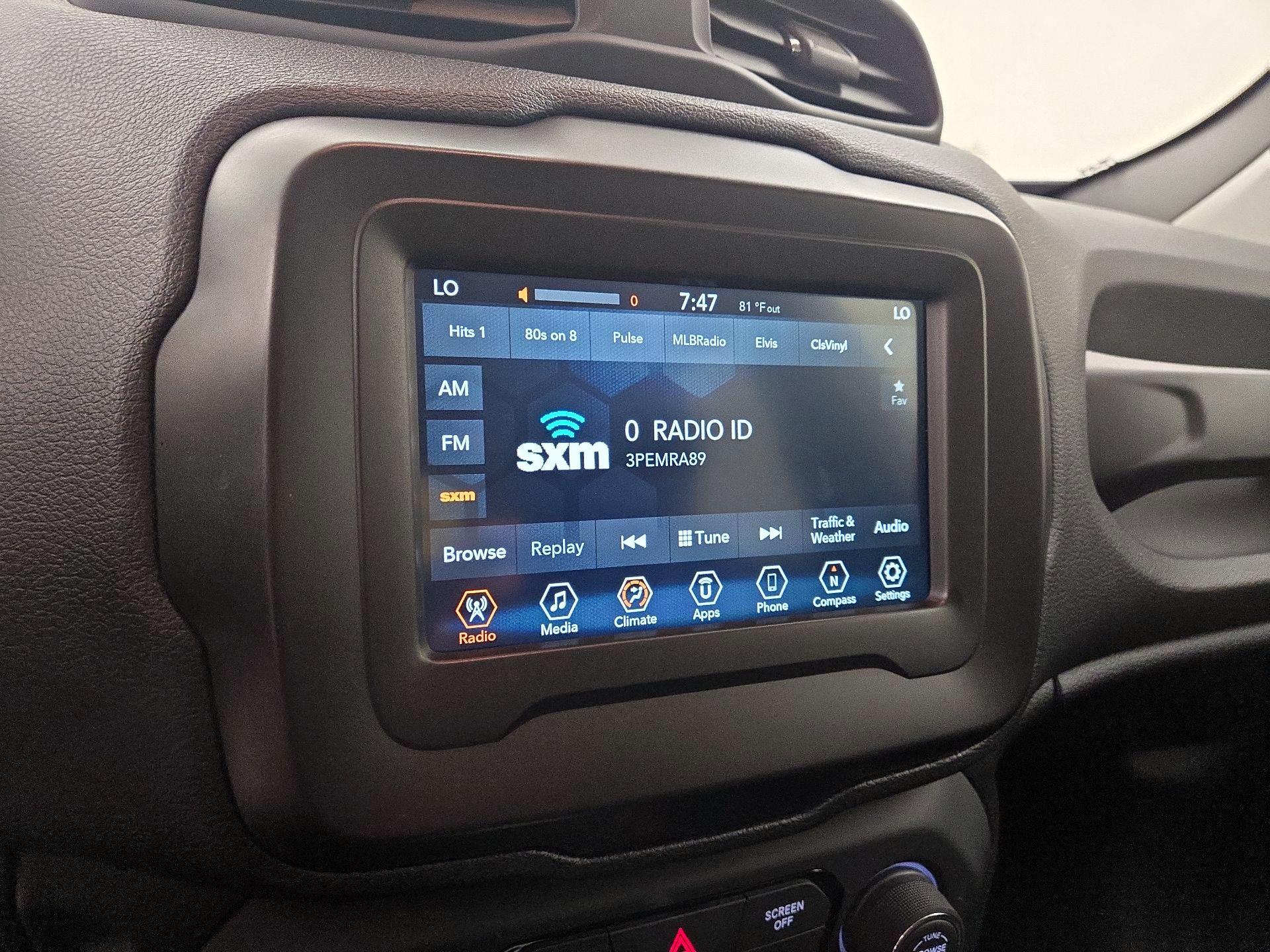 Thumbnail: 2019 Jeep Renegade - 15