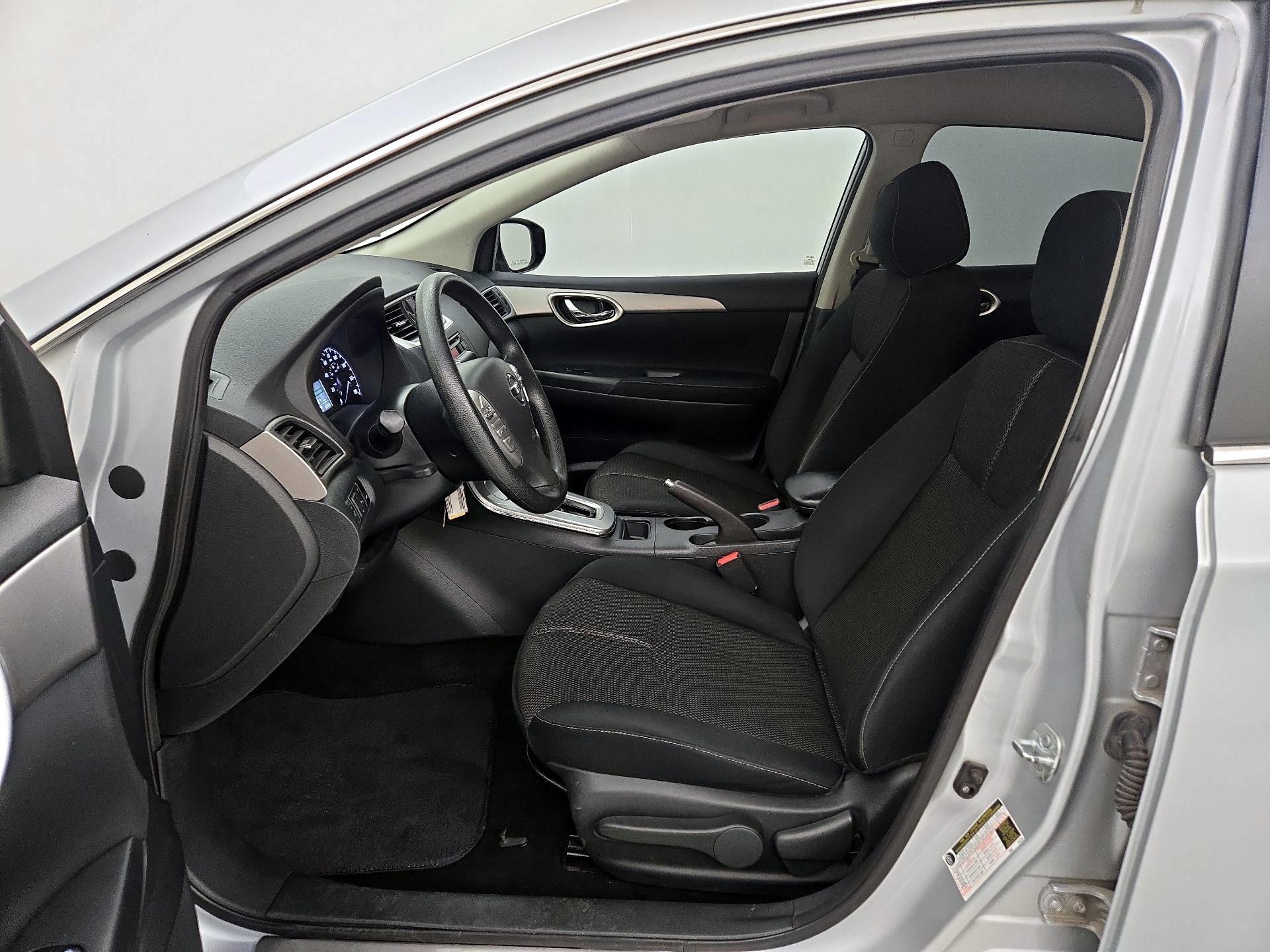 Thumbnail: 2015 Nissan Sentra - 9
