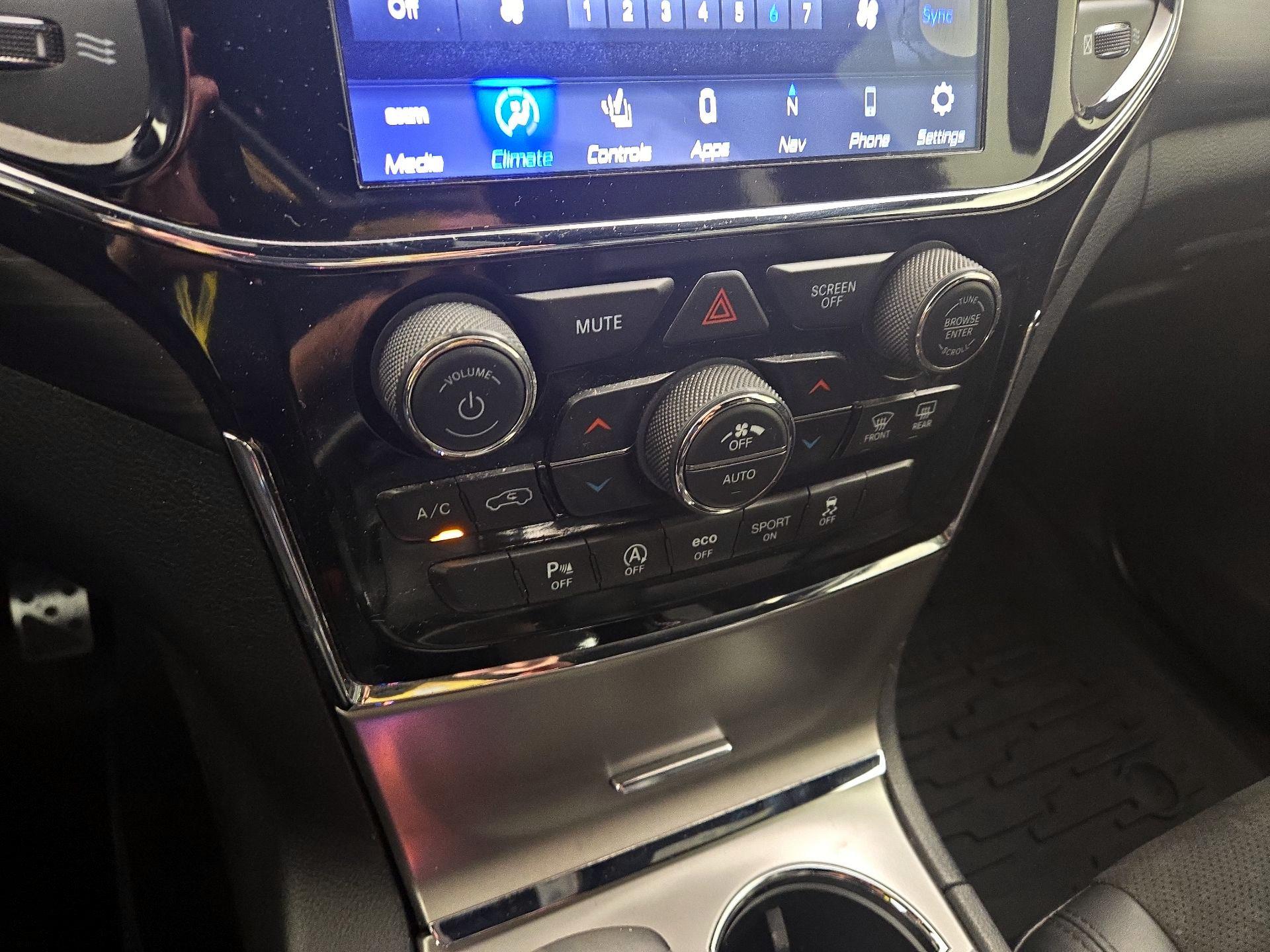 Thumbnail: 2020 Jeep Grand Cherokee - 15