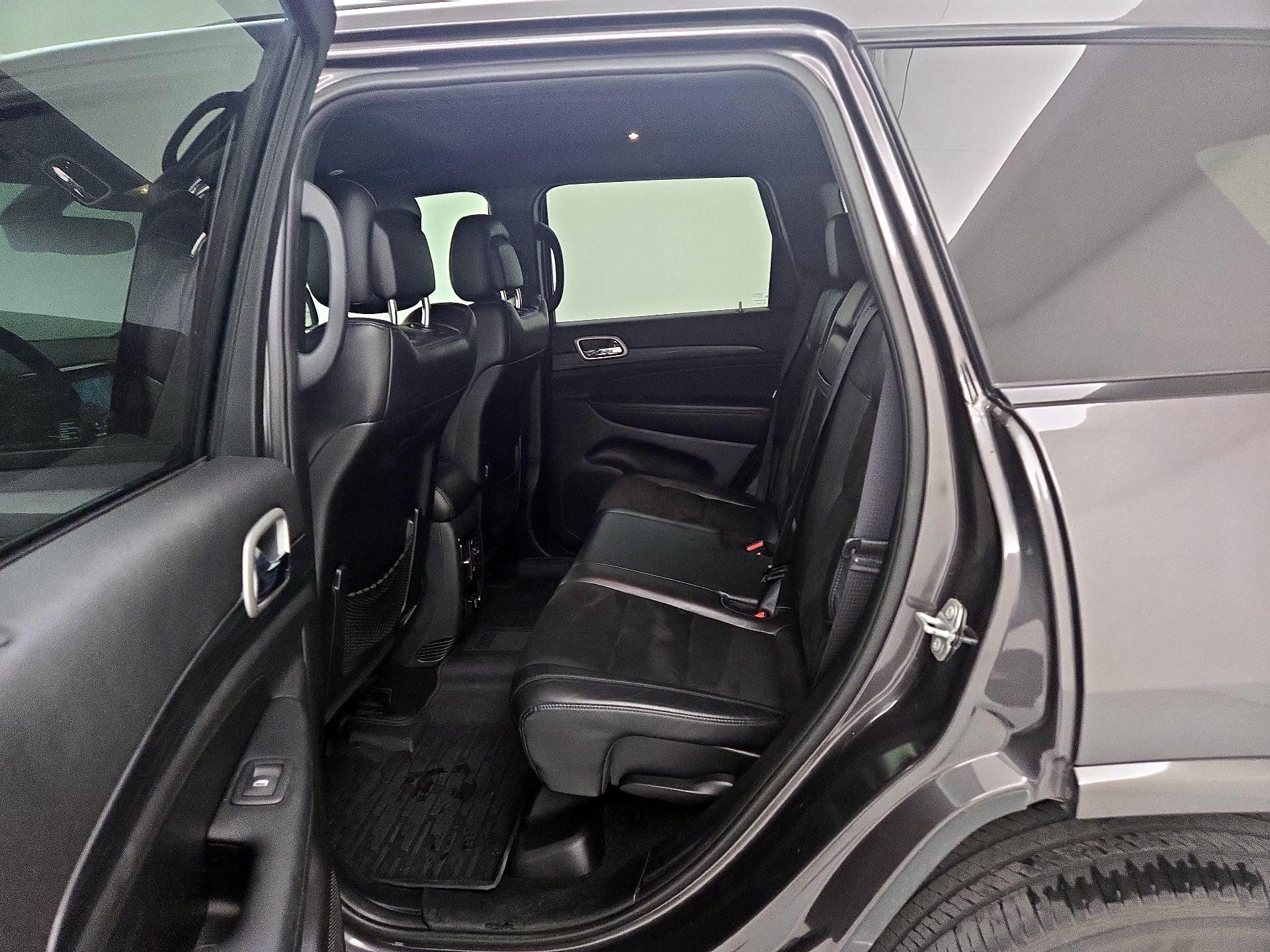 Thumbnail: 2020 Jeep Grand Cherokee - 18