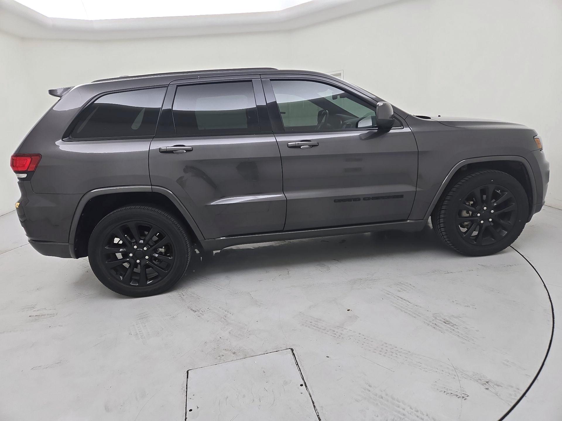 Thumbnail: 2020 Jeep Grand Cherokee - 4