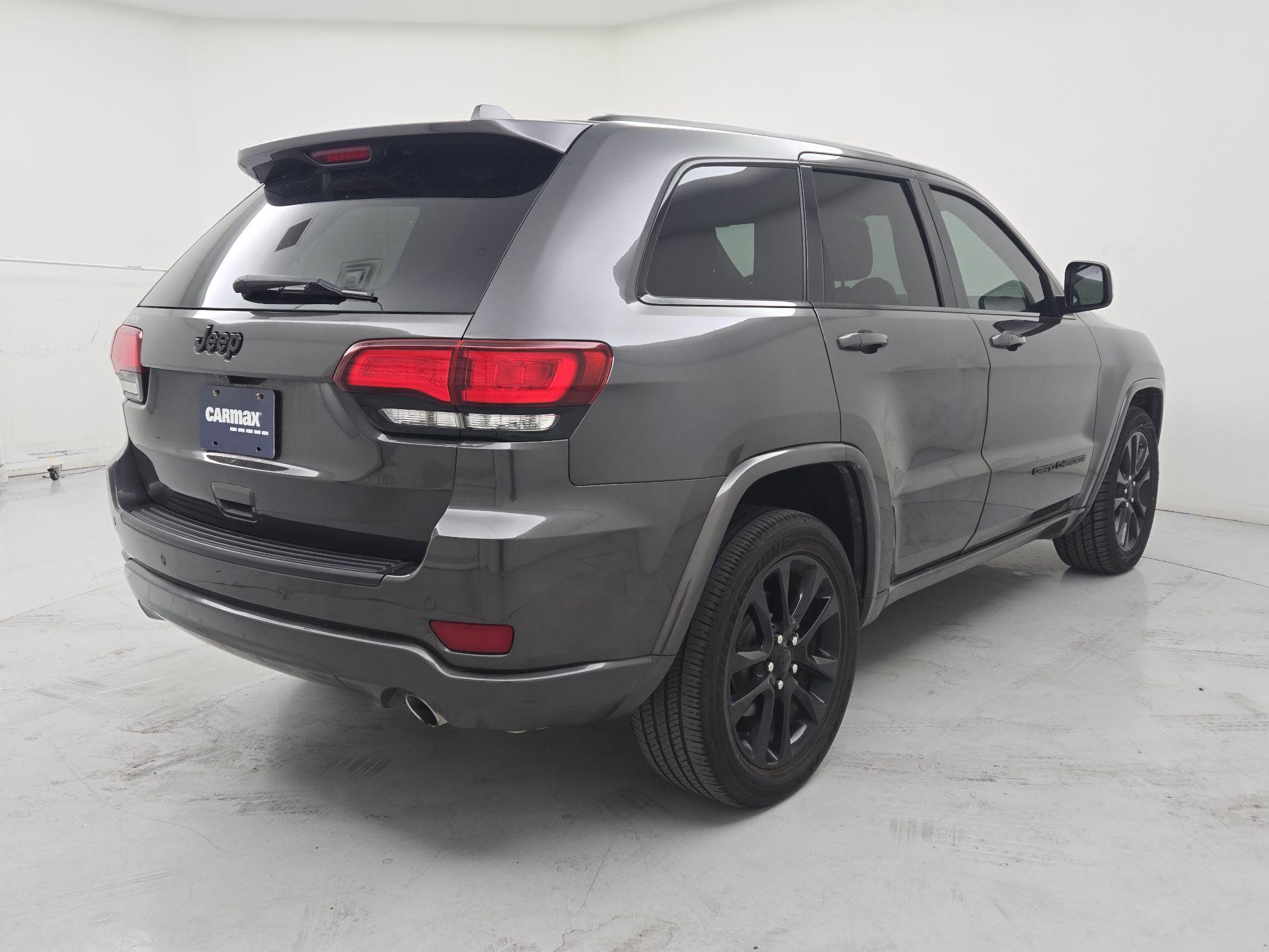 Thumbnail: 2020 Jeep Grand Cherokee - 5