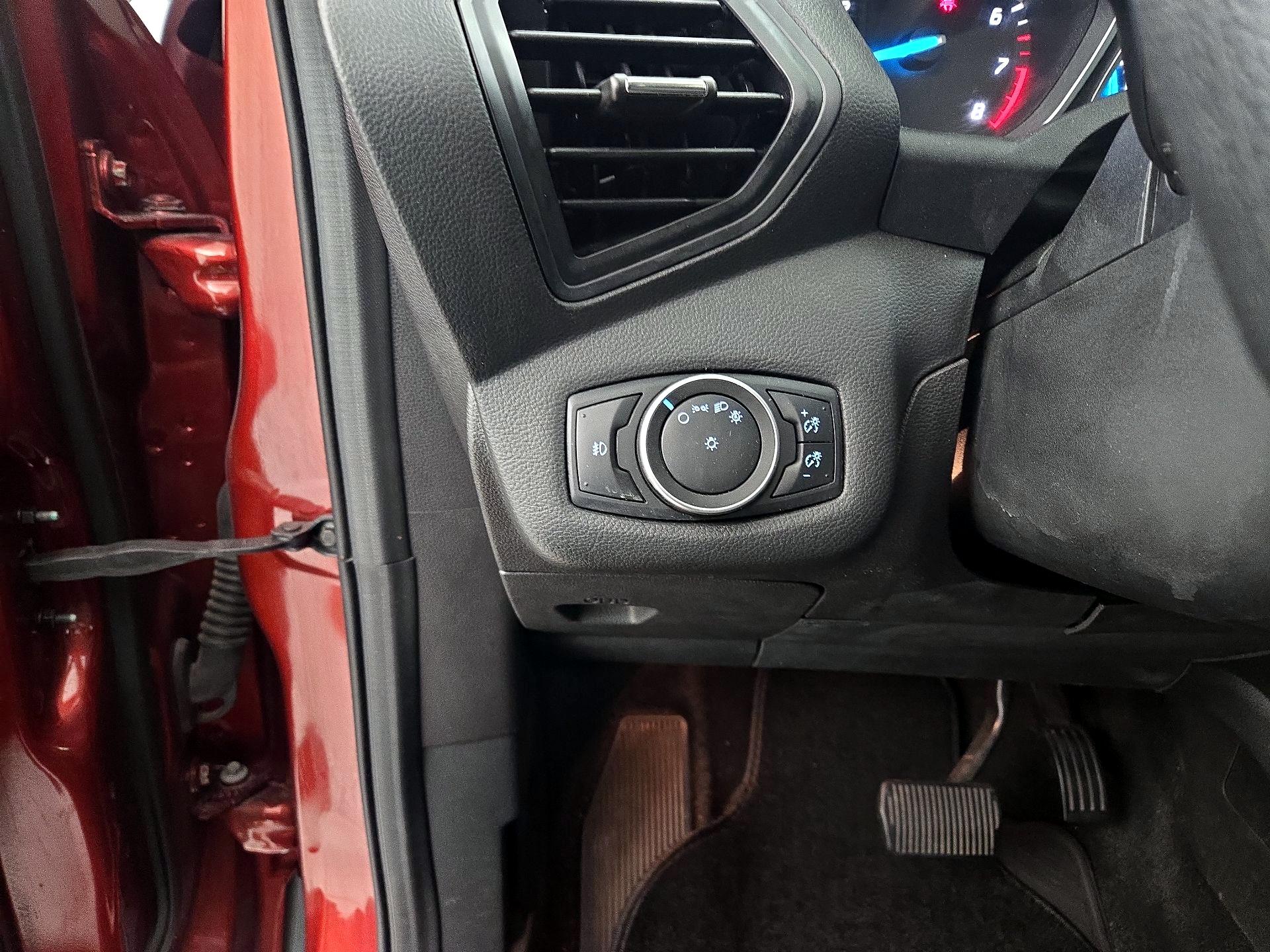 Thumbnail: 2016 Ford Escape - 13