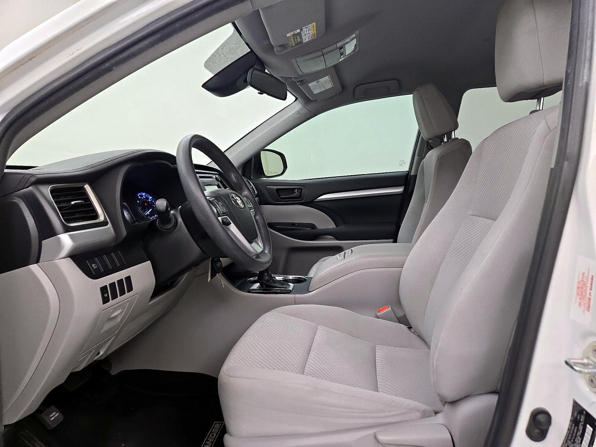 Thumbnail: 2019 Toyota Highlander - 9