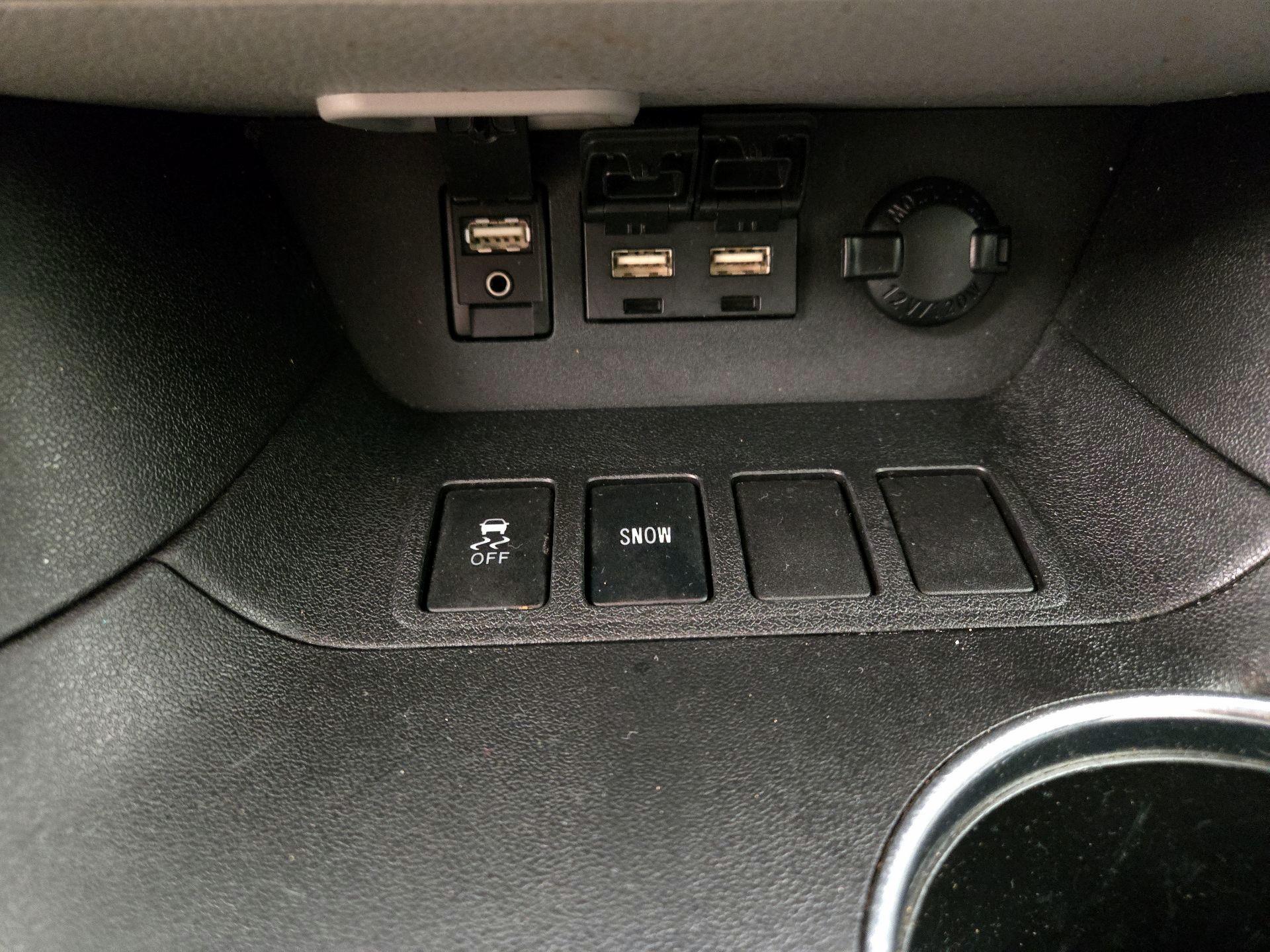 Thumbnail: 2019 Toyota Highlander - 16