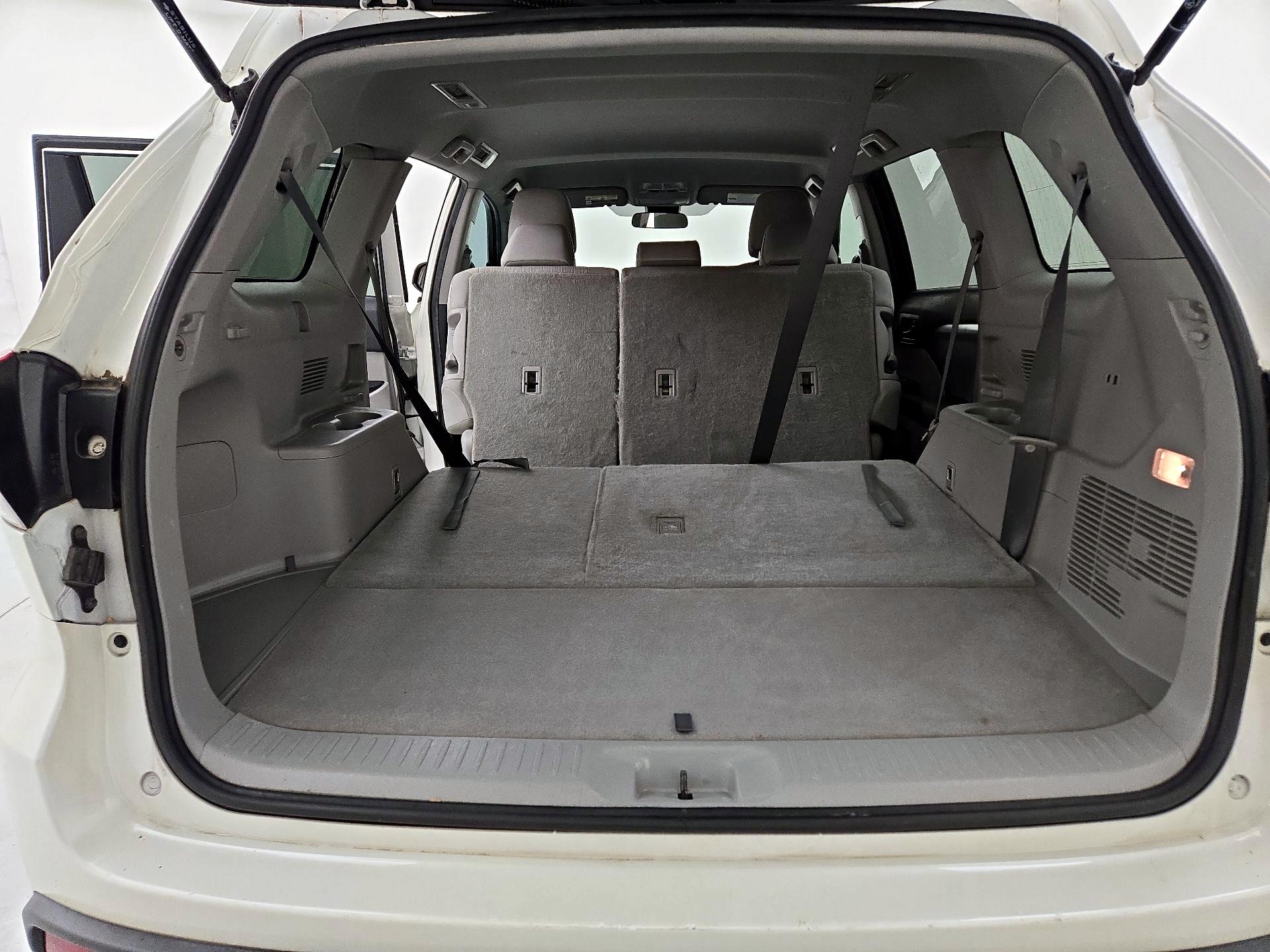 Thumbnail: 2019 Toyota Highlander - 20