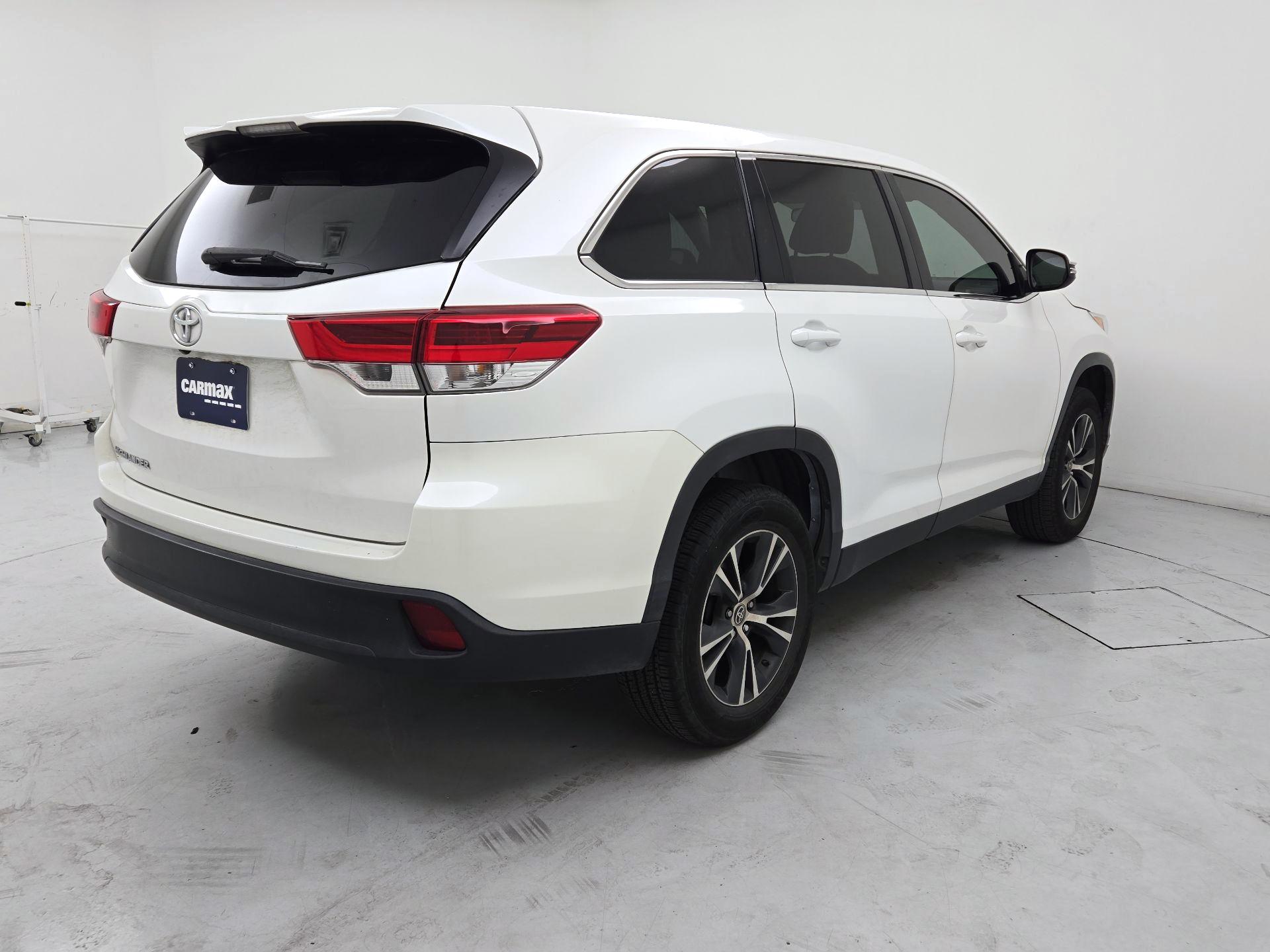 Thumbnail: 2019 Toyota Highlander - 5