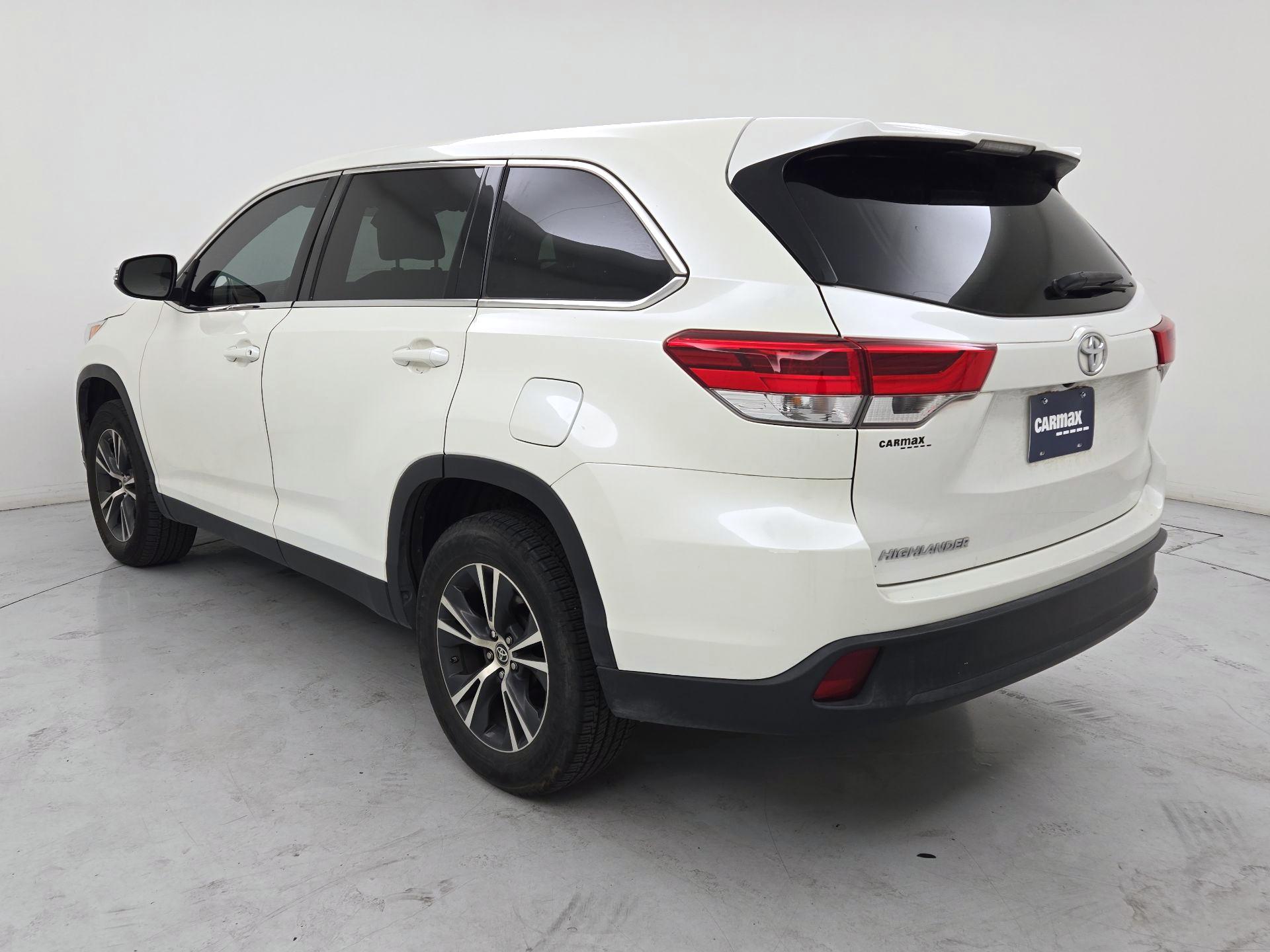 Thumbnail: 2019 Toyota Highlander - 7