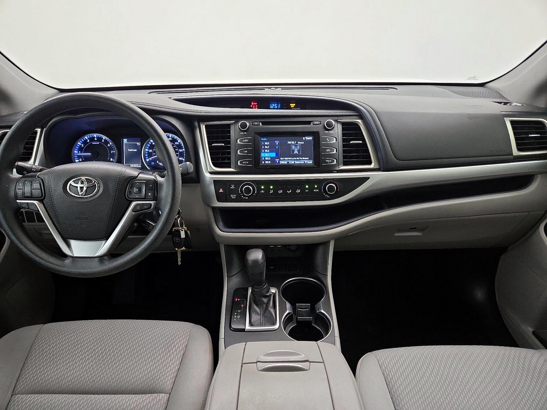 Thumbnail: 2019 Toyota Highlander - 8